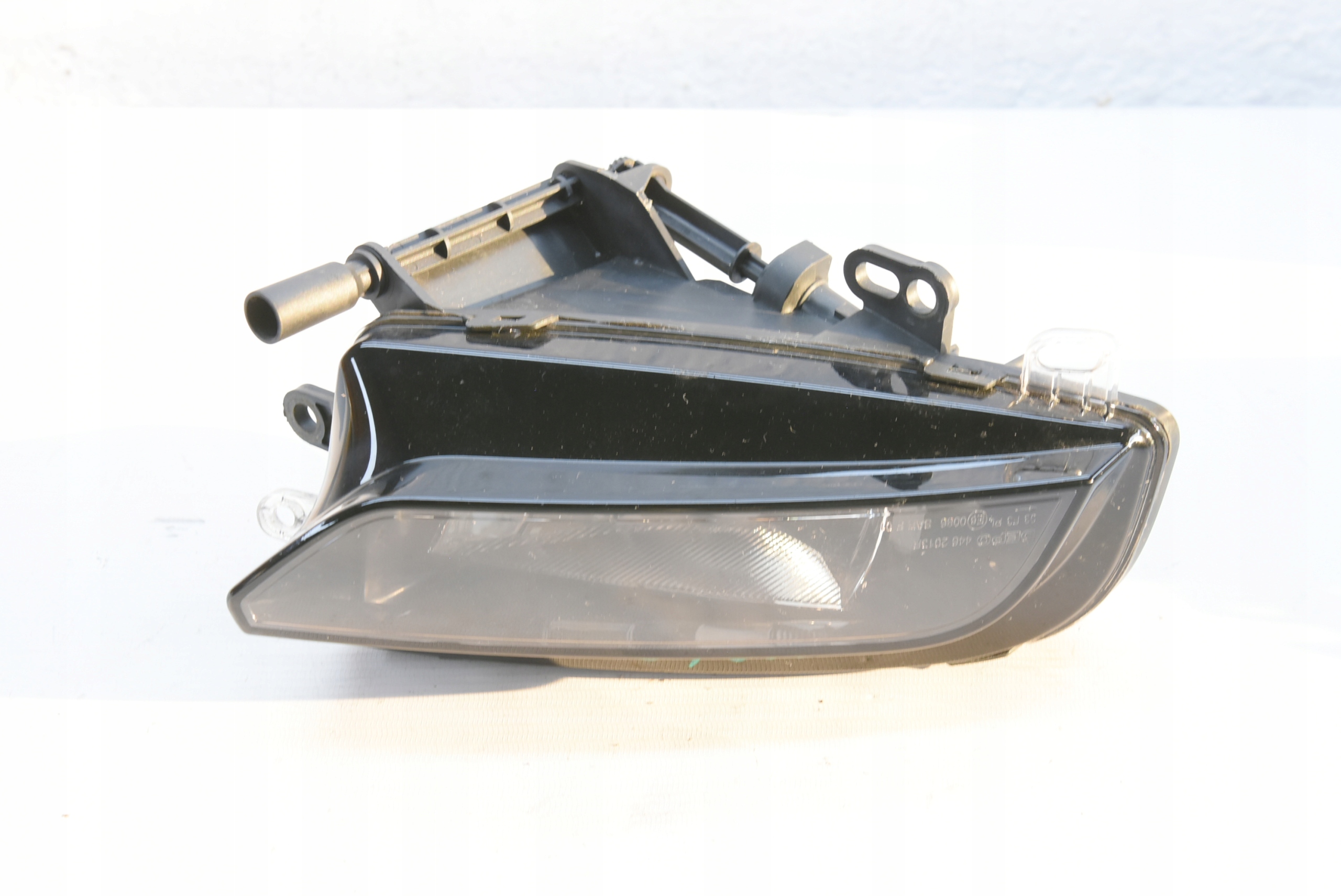 AUDI A3 8V HALOGEN PRAWY DEPO Numer katalogowy części 084462013rb 8V0941700C ORYGINAŁ