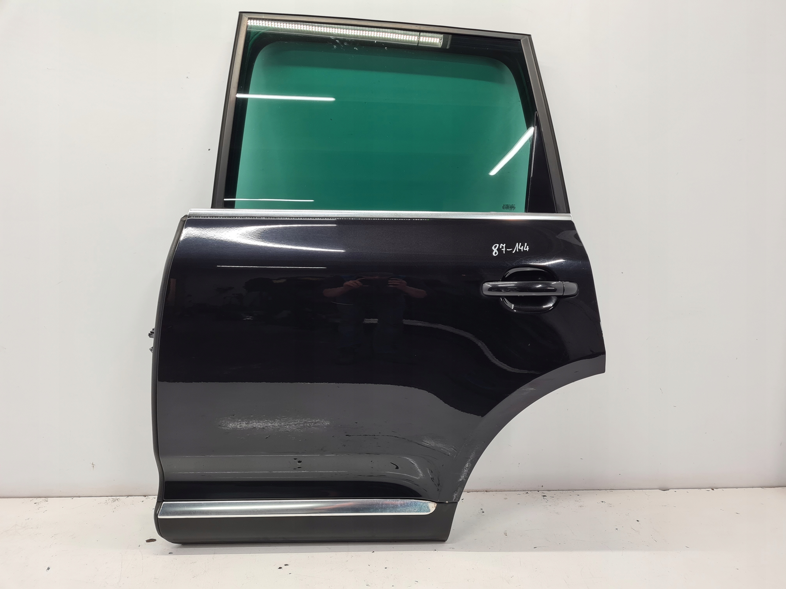 VW TOUAREGl ДВЕРІ ЛІВИЙ ЗАД. Lc9z