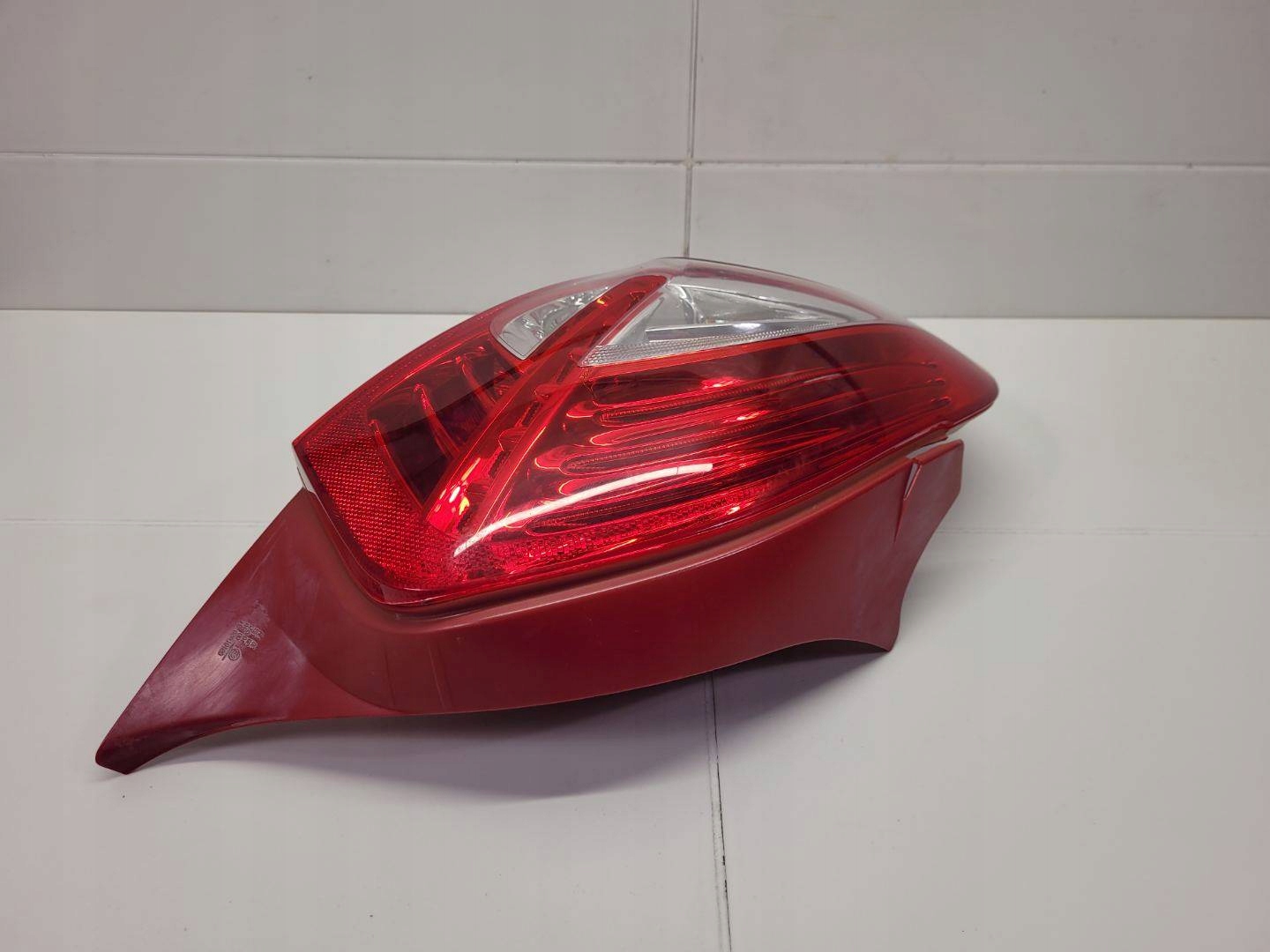 light rear left side Peugeot 208 2015 9672628280
