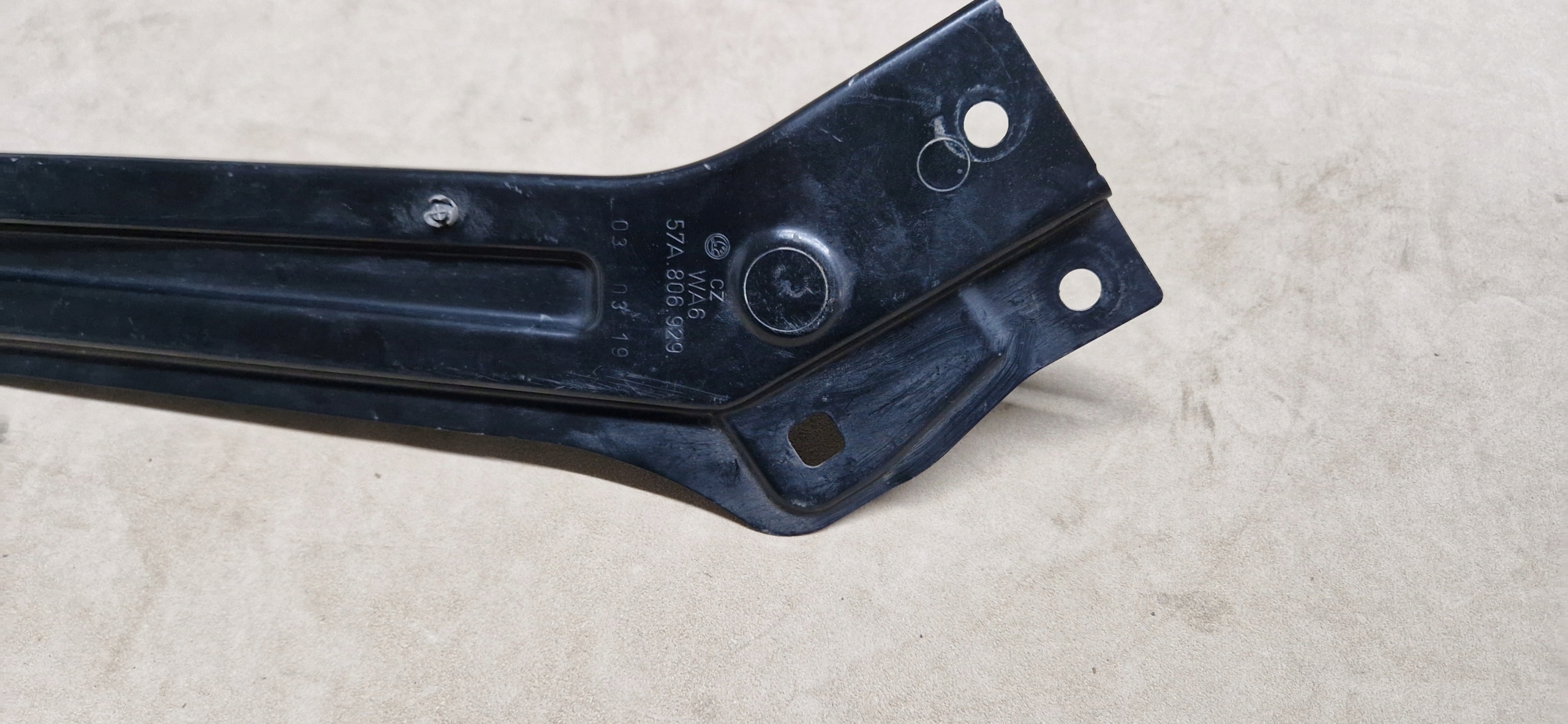 Blech Leuchte SKODA KAROQ 57A806929 links Original