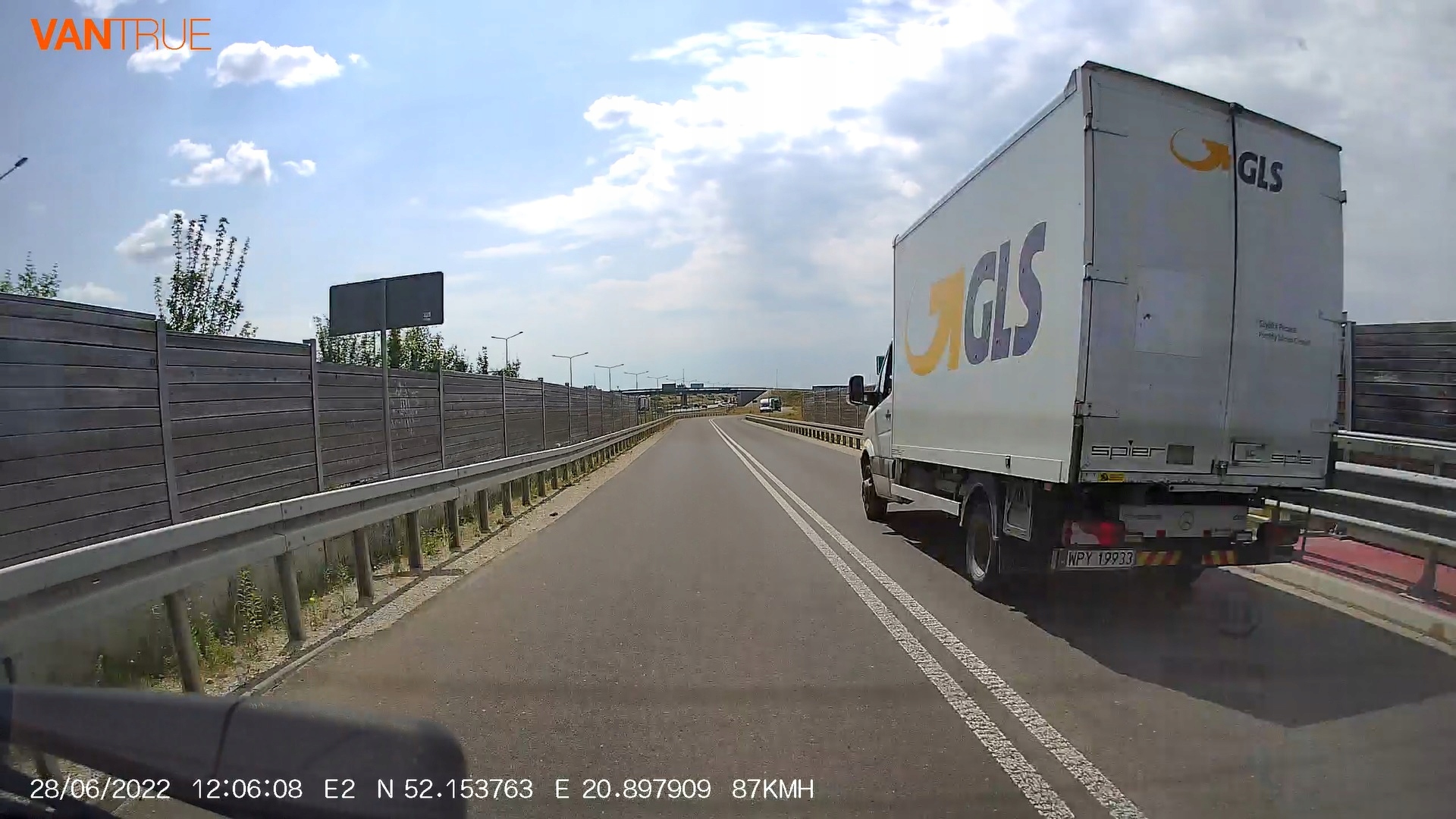 VANTRUE E2 REJESTRATOR 2CH 1440P 2.5'' + 256GB ACC Komunikacja Bluetooth GPS Wi-Fi