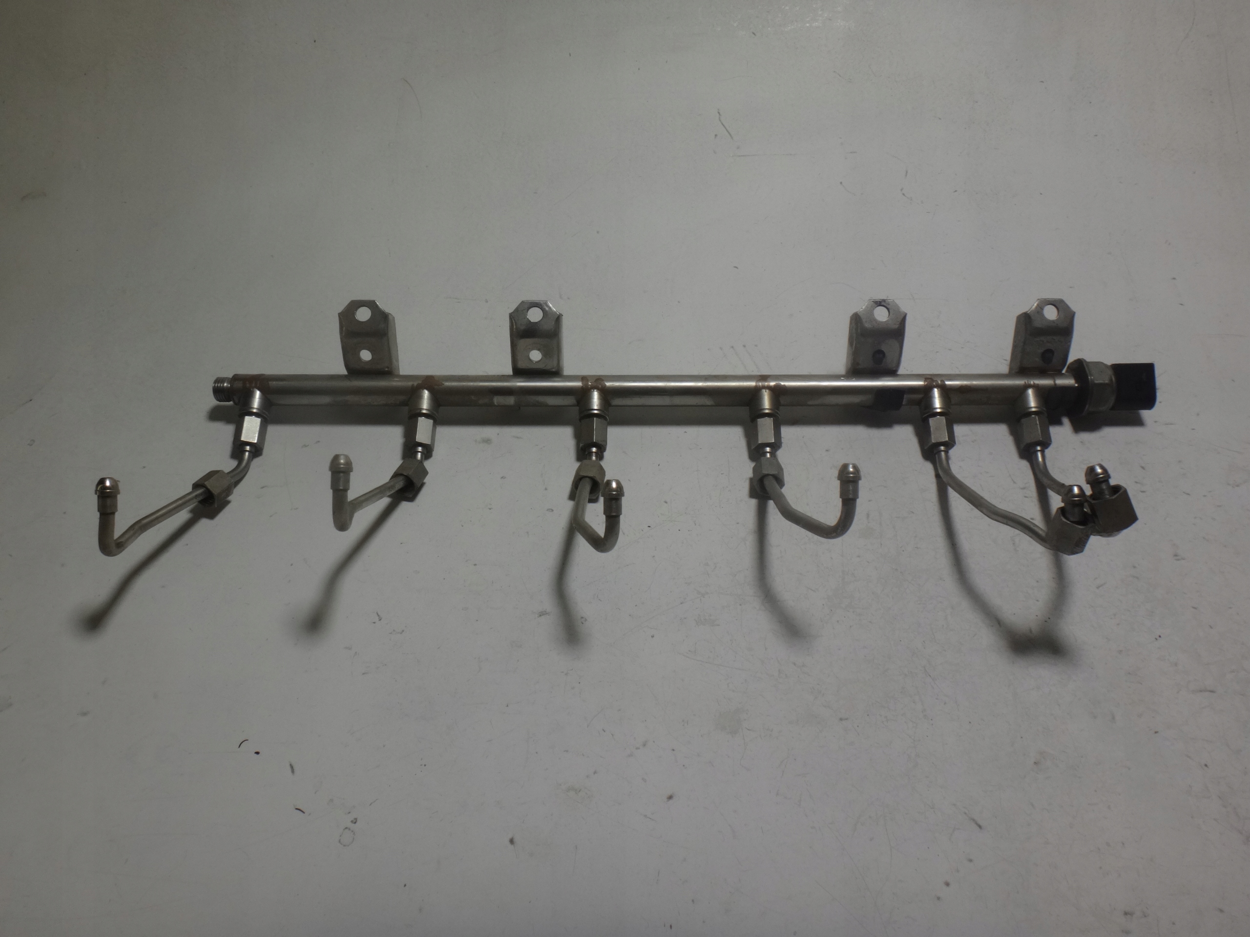 топливная рейка E90 E91 E92 E93 E60 X6 E71 335 535 и N54