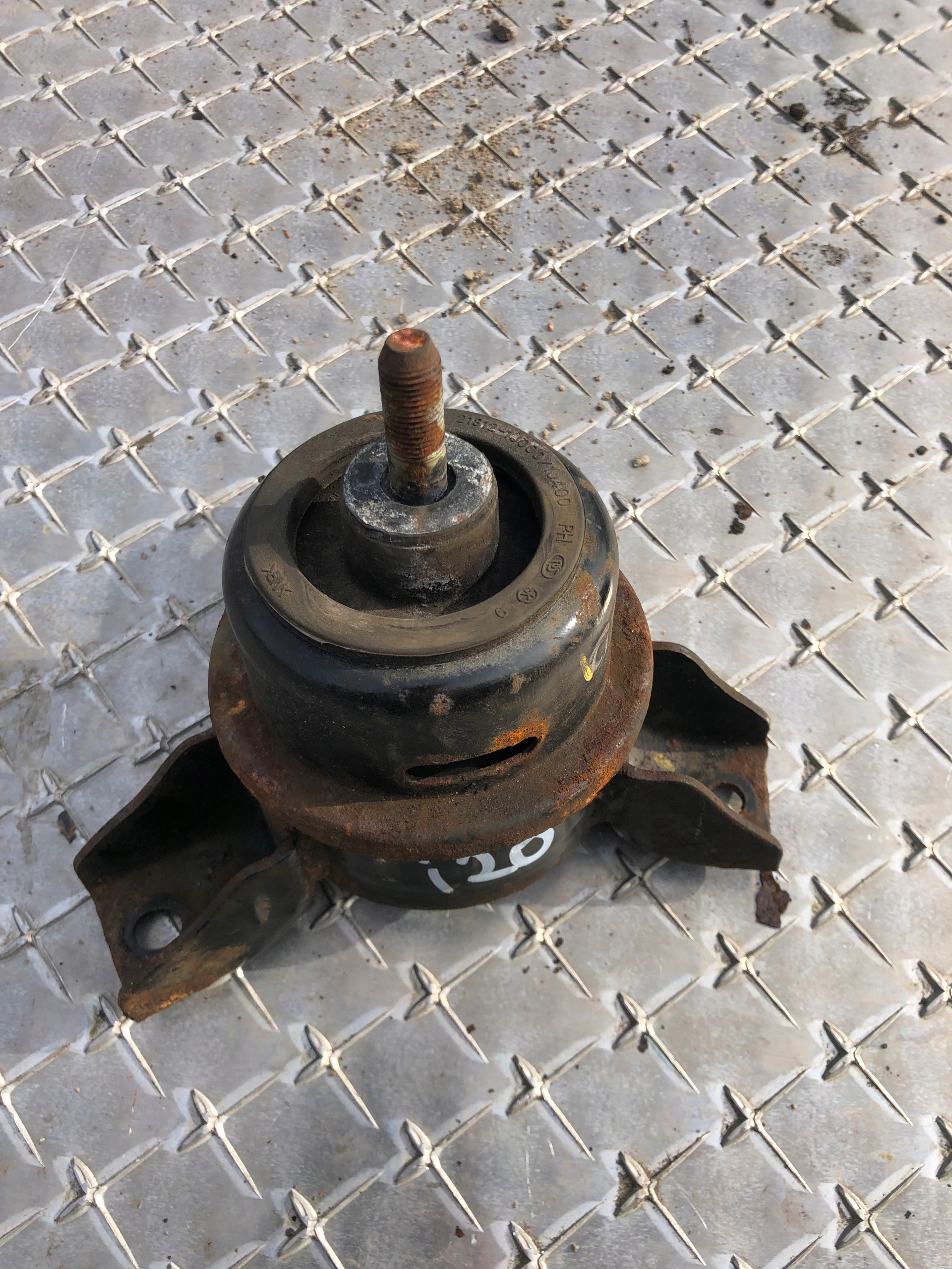 holder engine mount HYUNDAI I20 21812-1J000