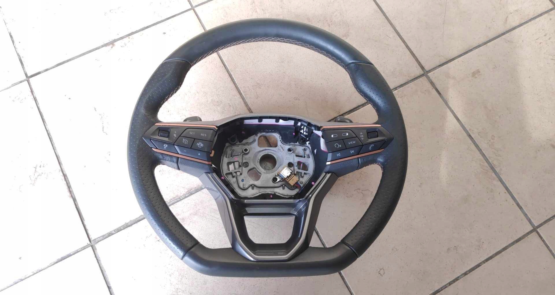 lenkrad SKORZANA MULTIFUNKCJA CUPRA FORMENTOR STAN B.DOBRY