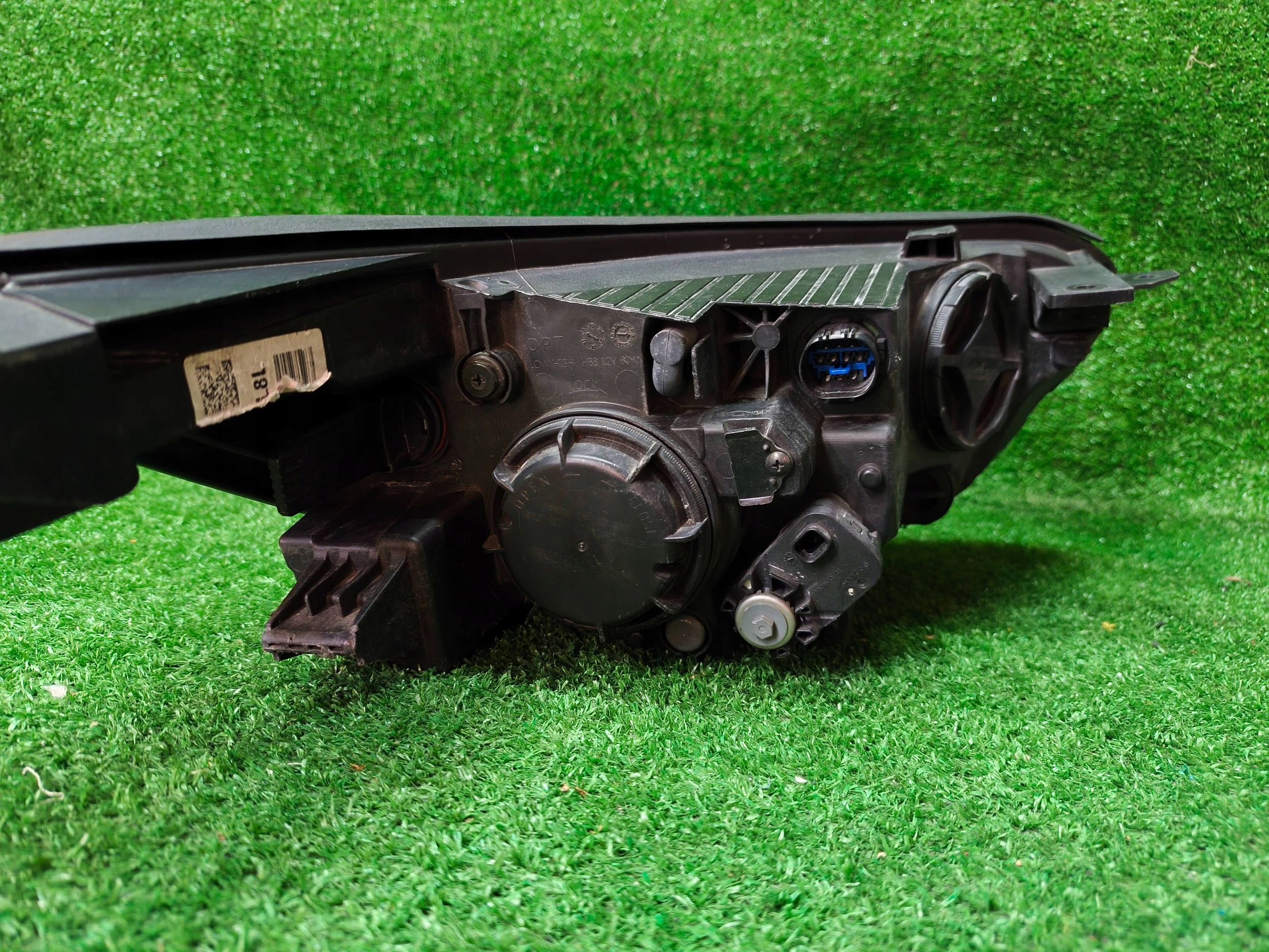 REFLEKTOR left front KIA STONIC 17- lens NR.1147