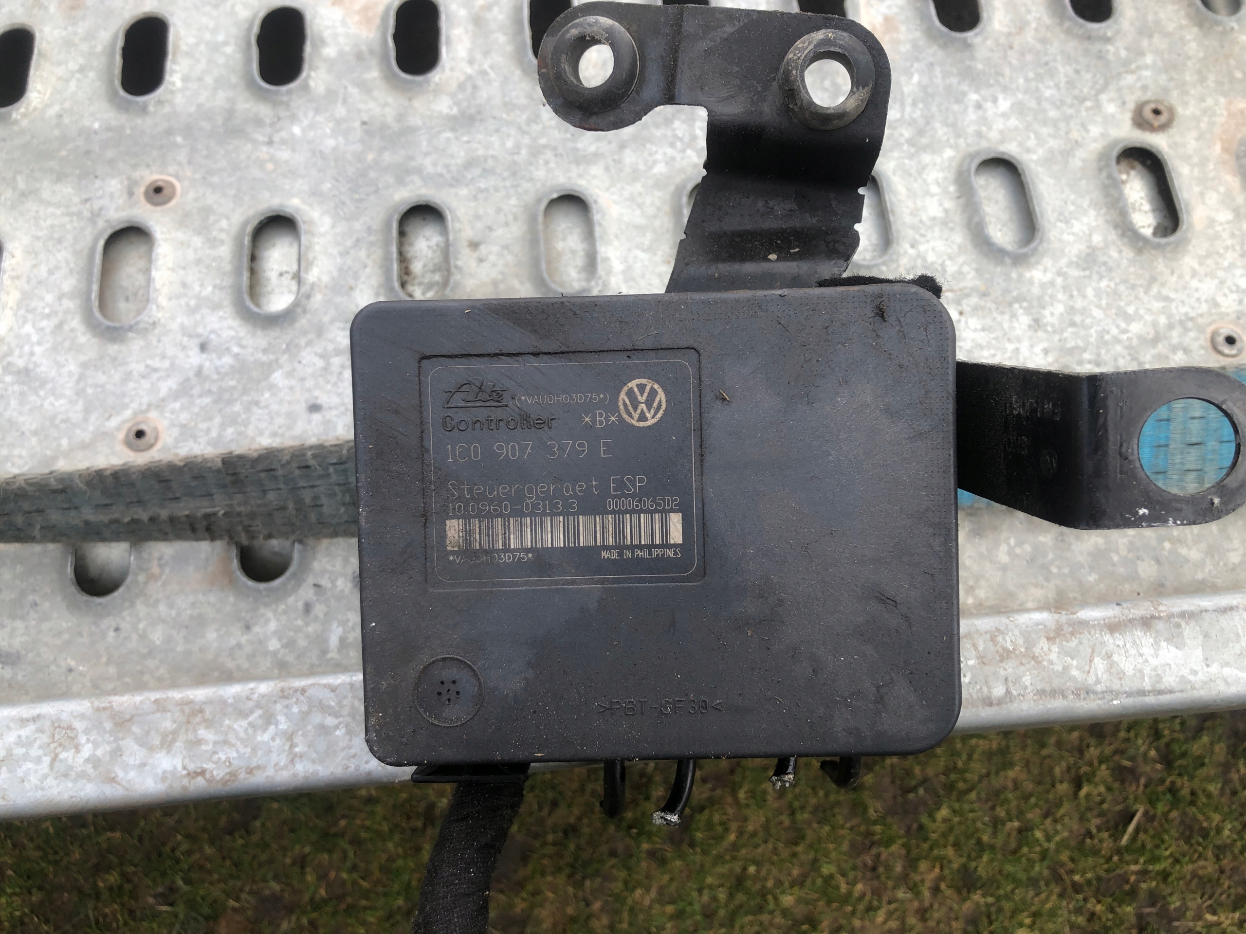 1J0614517E - ГОЛЬФ IV БОРА НАСОС ABS С ESP HALLULCOW 1K0907379E