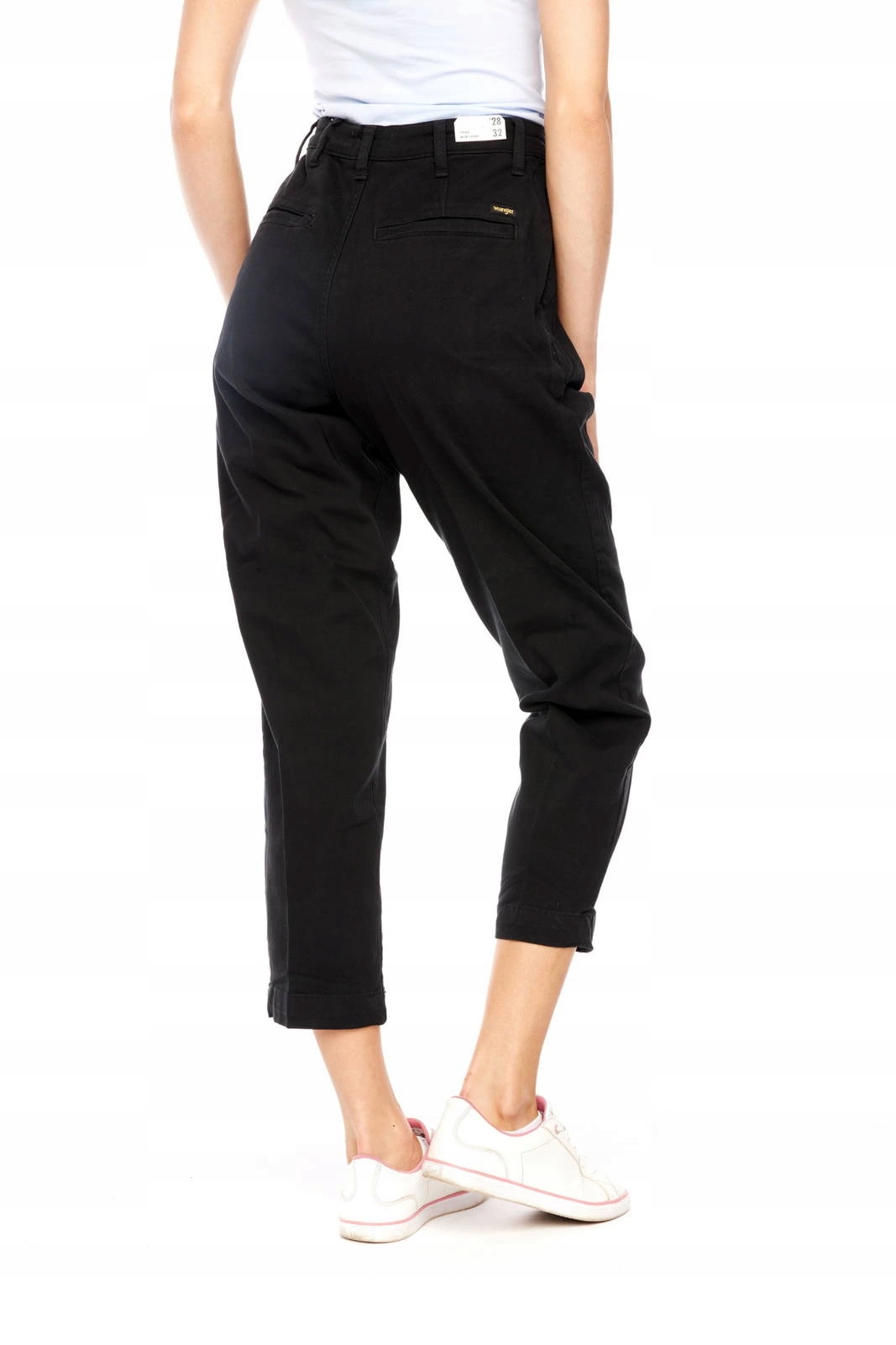 Dámské jednoduché džíny Wrangler Mom Chino Black W22HKD100 28/32
