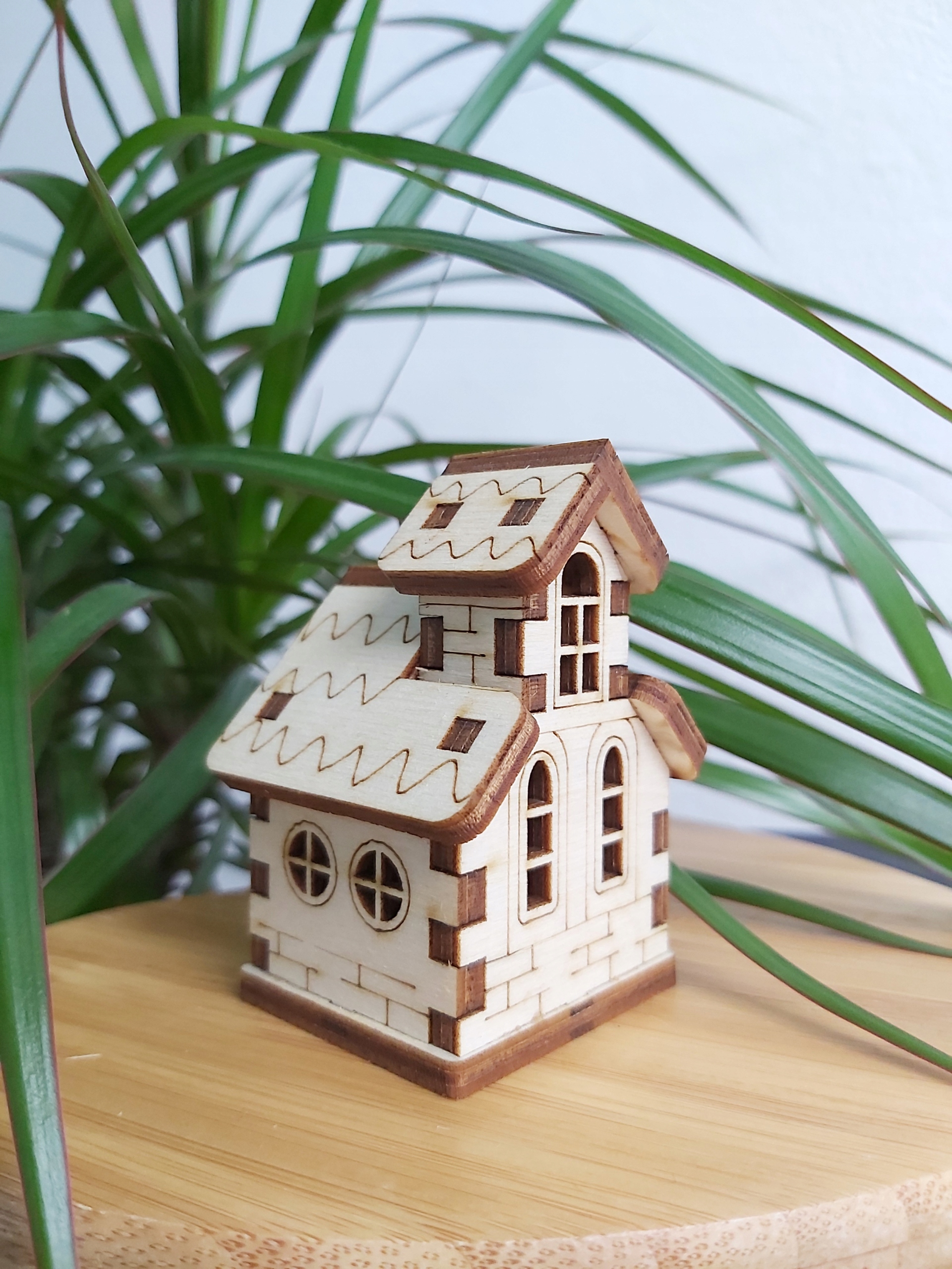 DOMEK Z WIEŻYCZKĄ ozdoba do kompozycji w szkle