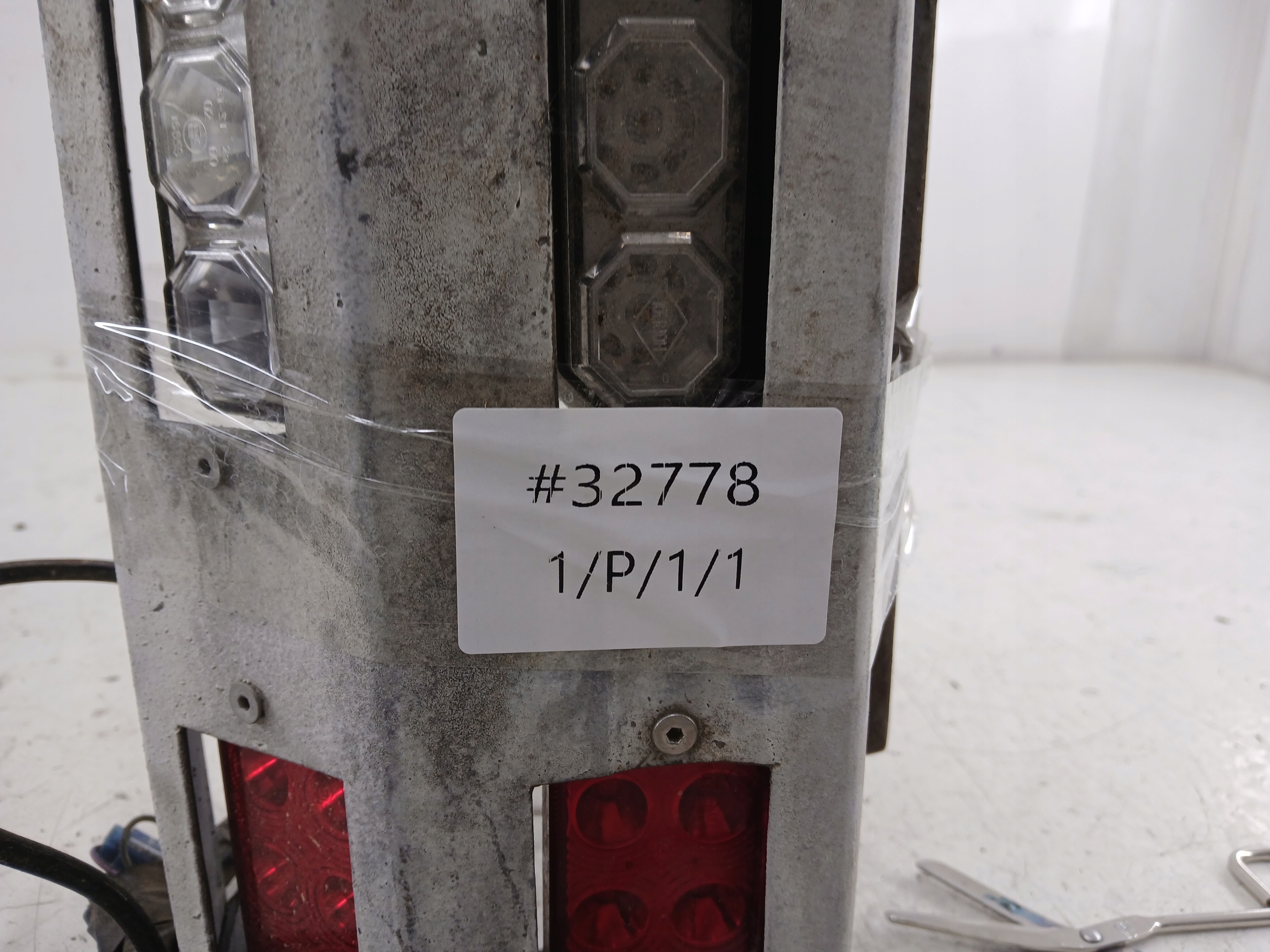 JEEP CHEROKEE XJ light left rear part TUNING OFFROAD CUSTOM