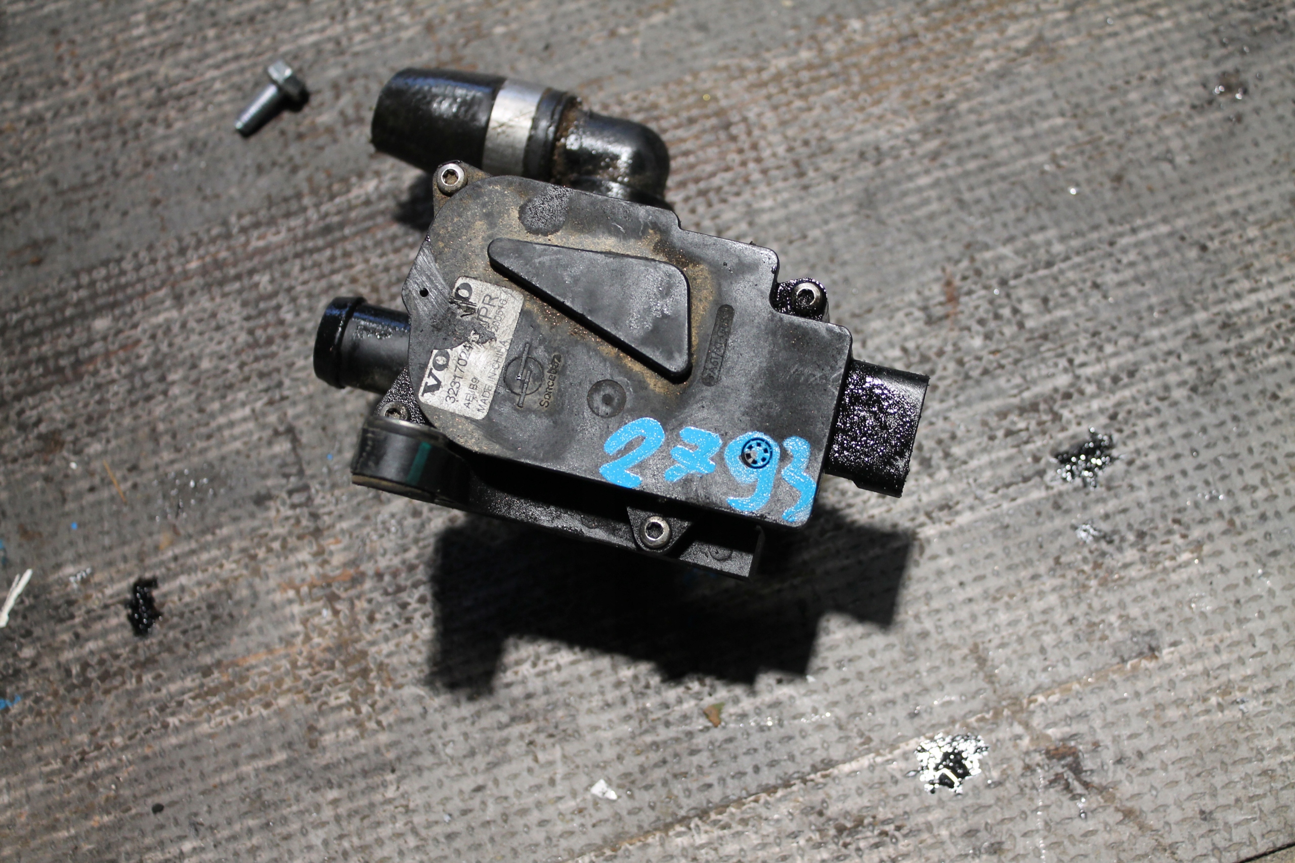 2793. water pump VOLVO 32317024