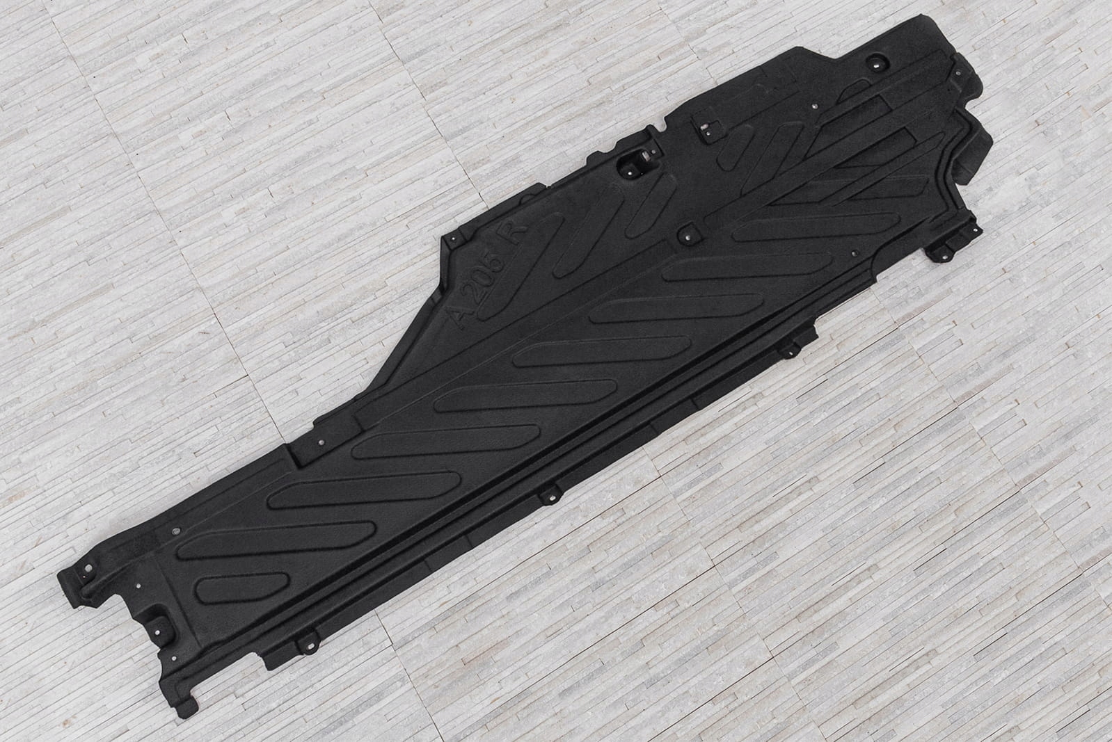 MATERIAŁOWA OSŁONA PODWOZIA PRAWA A2056842000 MERCEDES C-CLASS W205 14-21 Typ samochodu Samochody osobowe