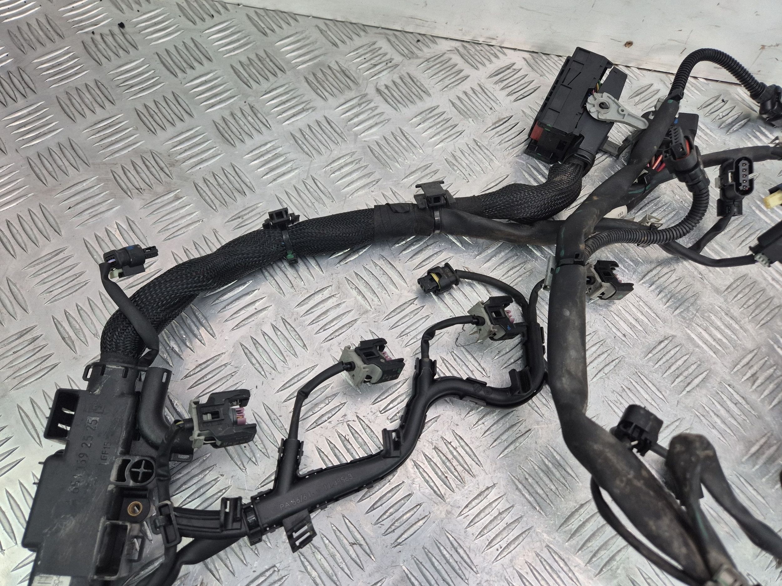 bundle of the engine Mercedes E220 CDI C207 W207 A6511504486 OM651.911