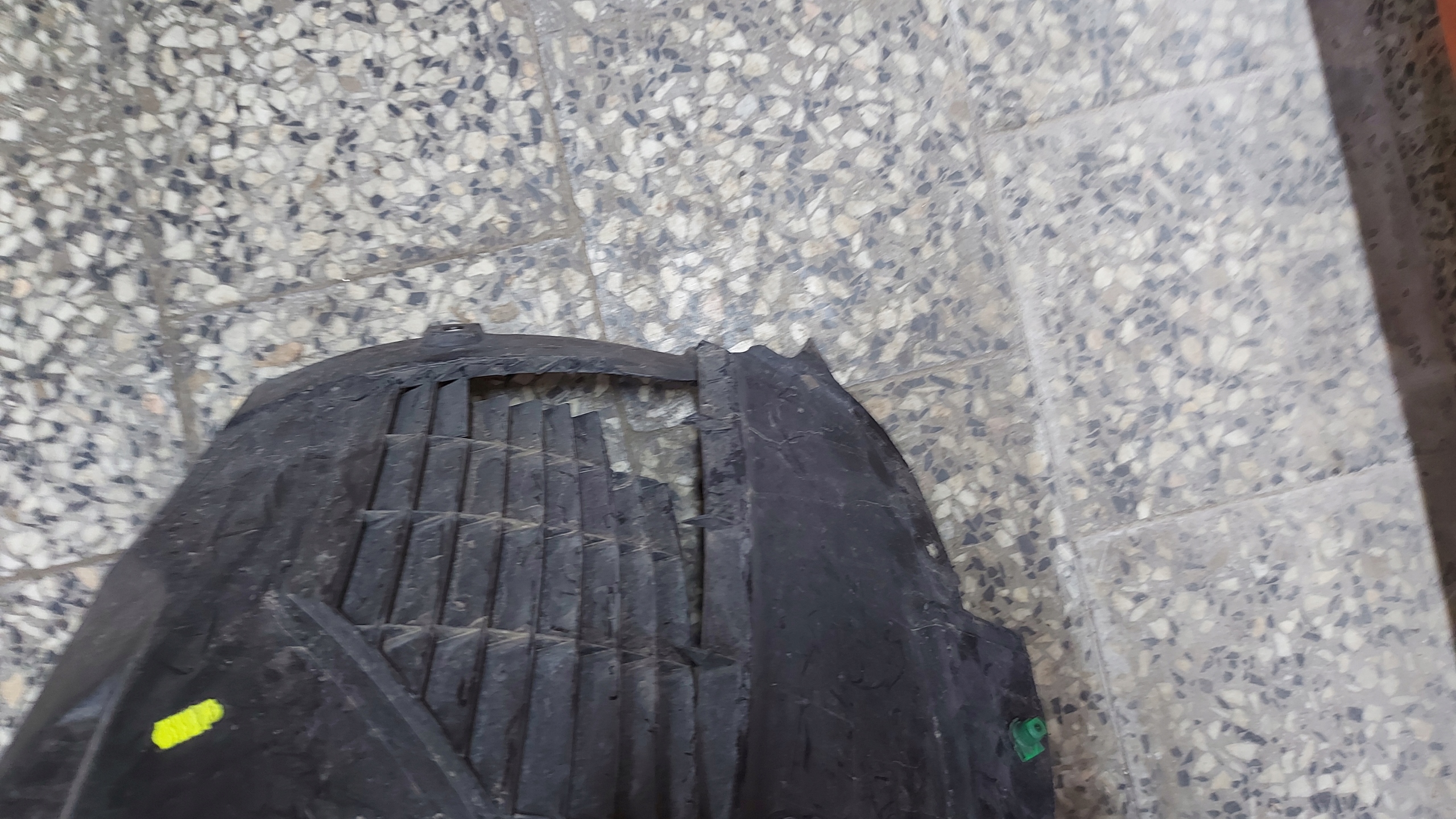 mudguard right front VOLVO XC60 II 17