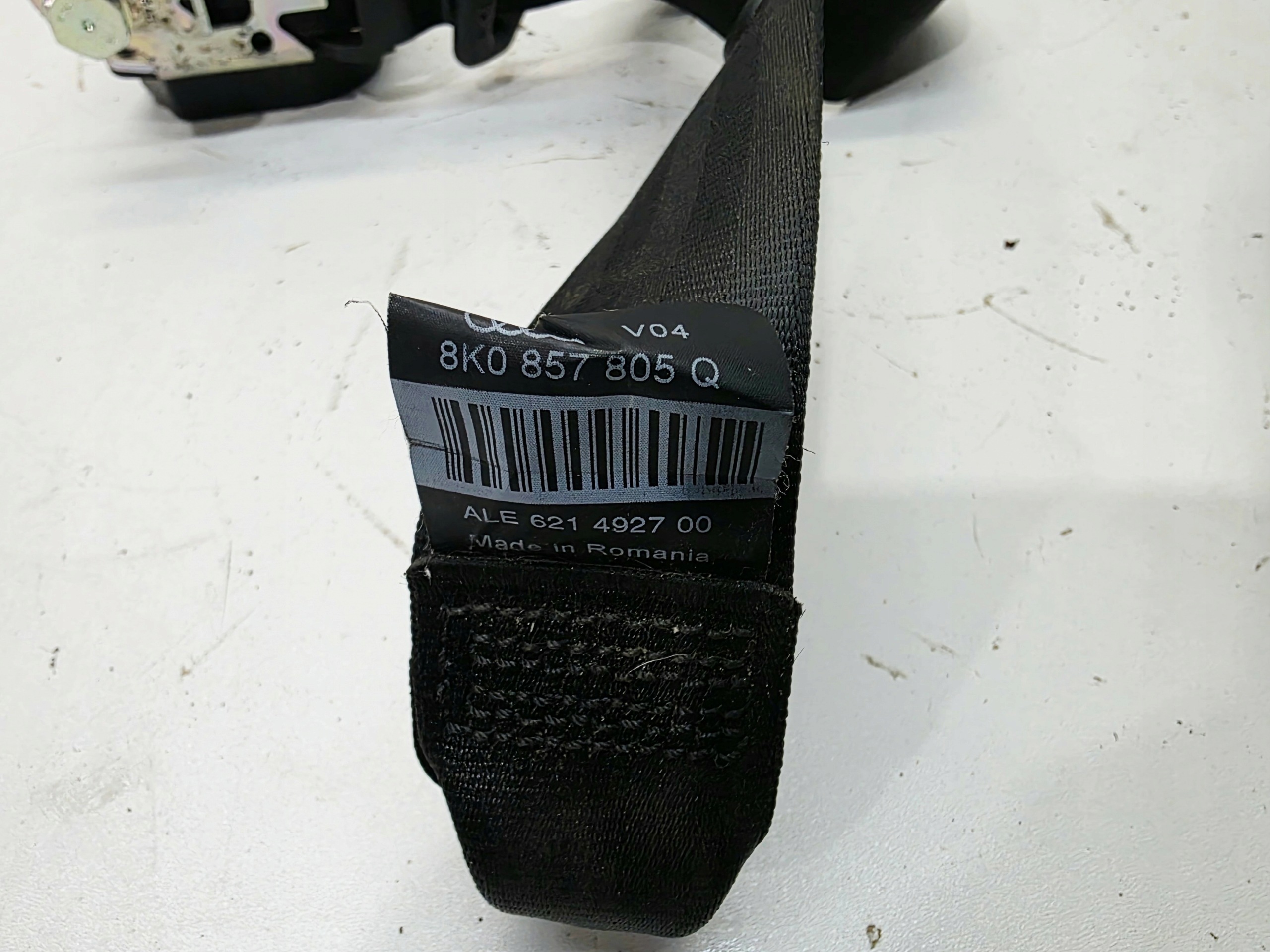 Gurten Sicherheits links oder rechts heck AUDI A4 B8 A5 8K0857805Q