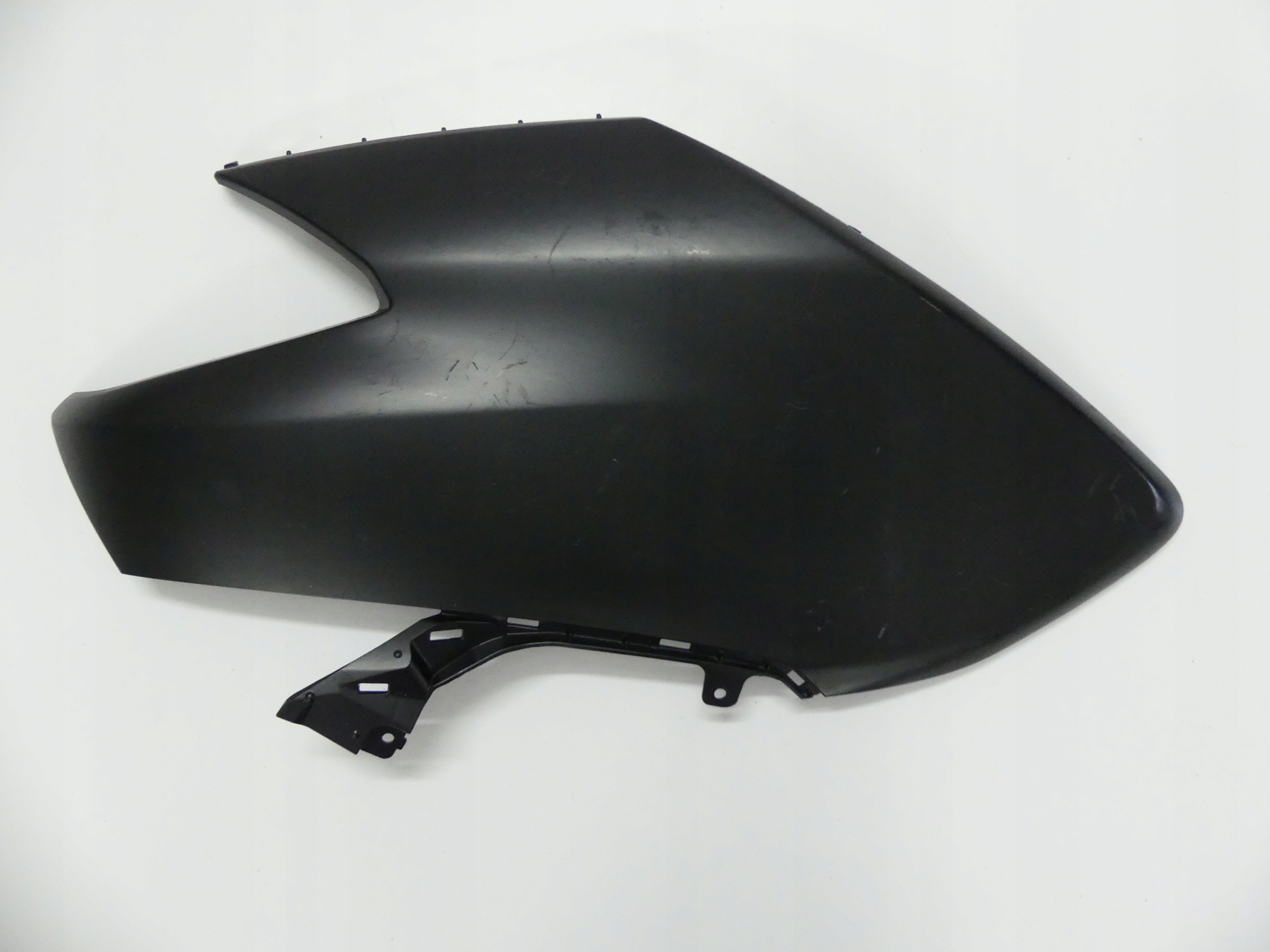 BC3-28351 - БОКОВОЙ ОБТЕКАТЕЛЬ КАПОТ ЛЕВЫЙ YAMAHA T-MAX 530 TMAX 19+