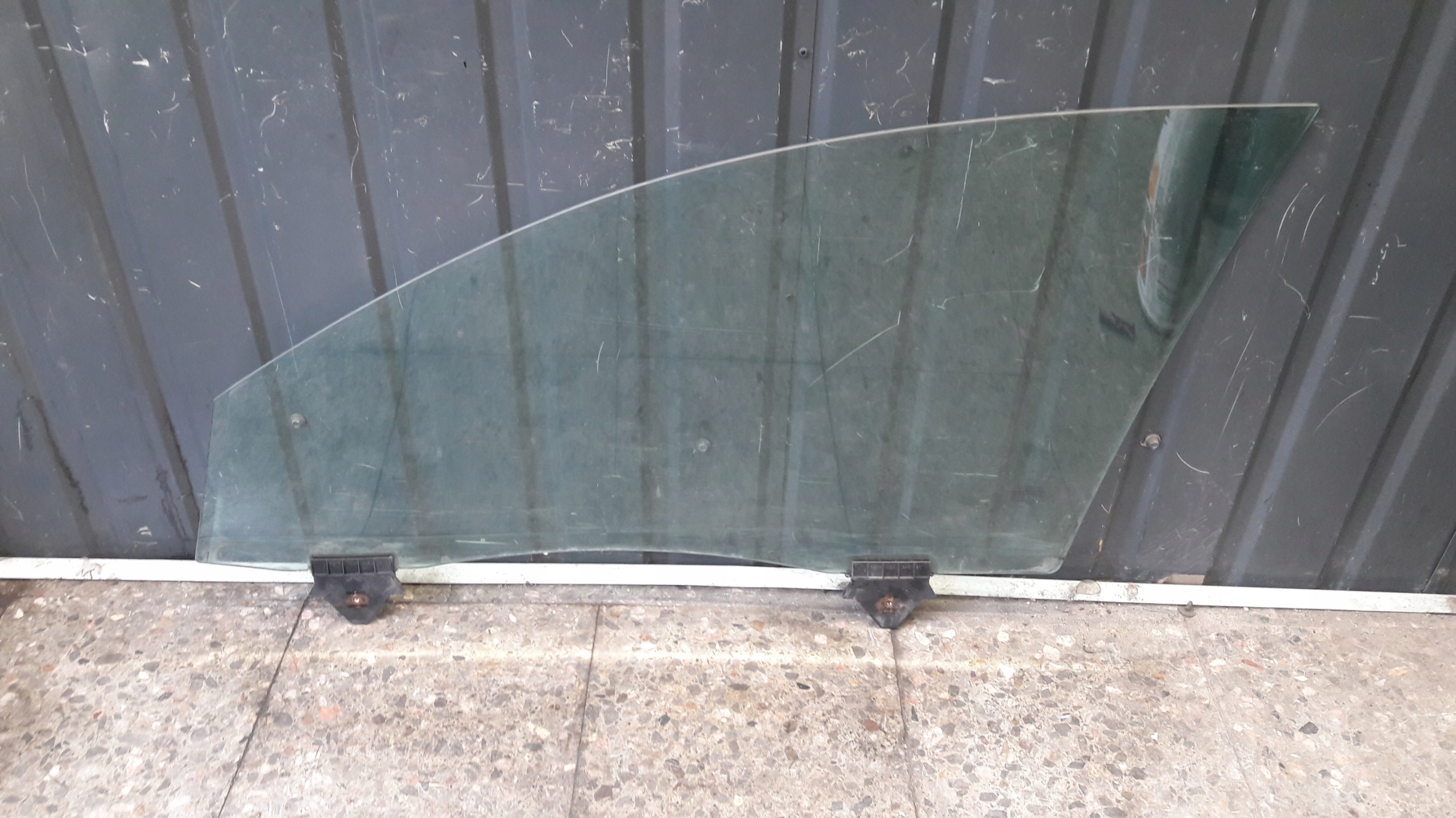 Стекло правый перед audi a8 d3 07r