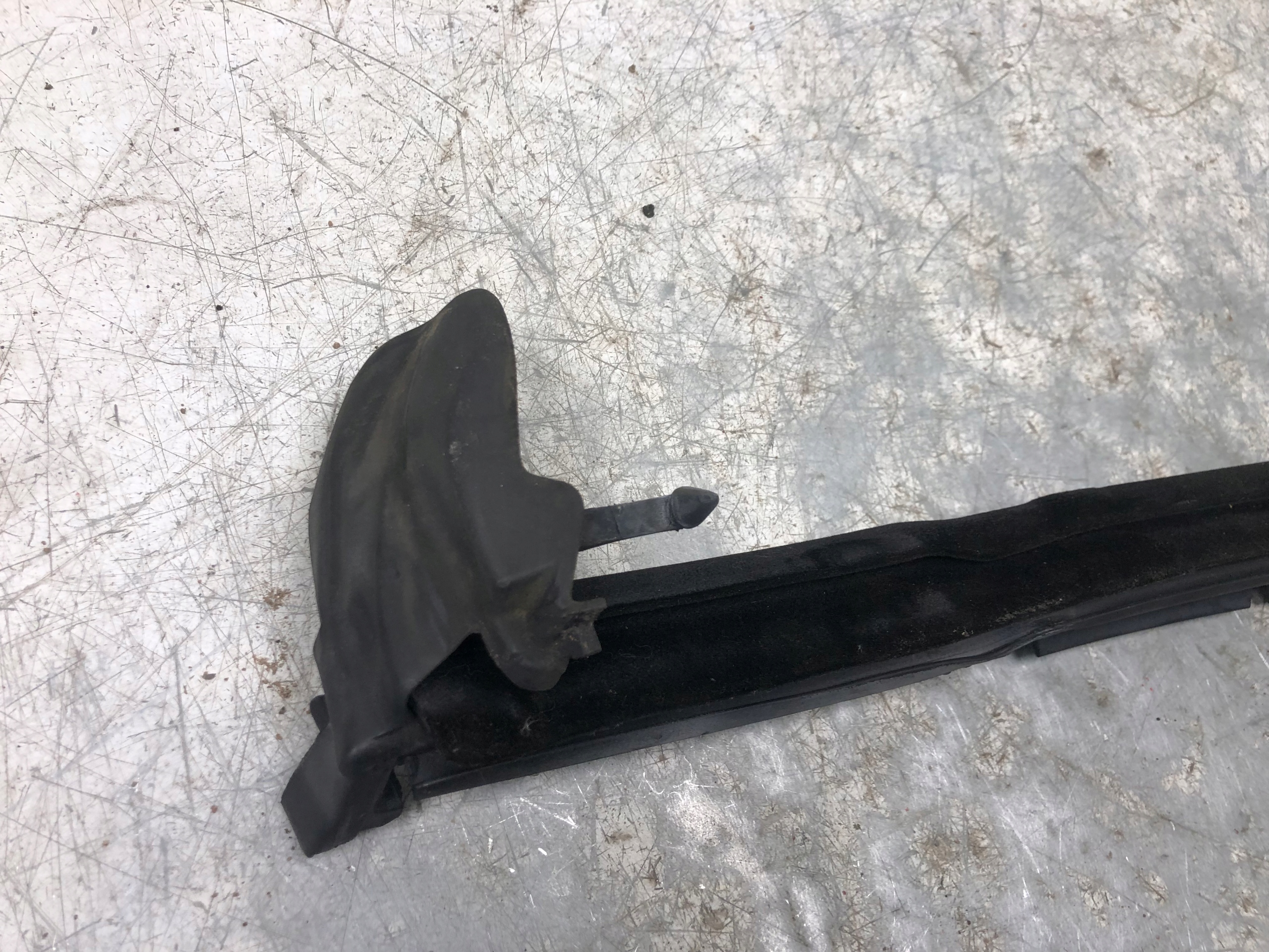 gasket windows right rear part AUDI A4 B6 CABRIO 8H0839480B