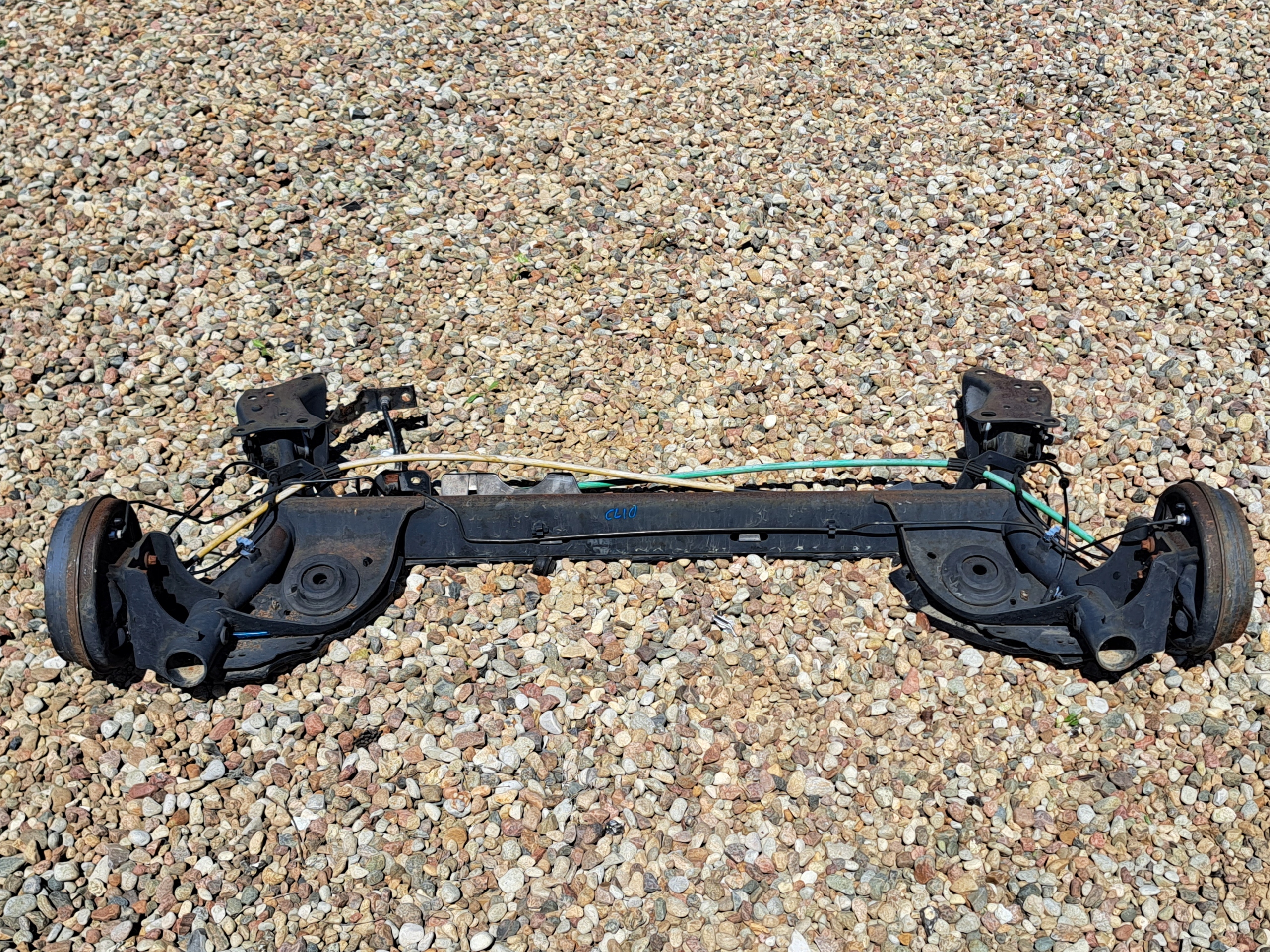 RENAULT CLIO IV BELKA TYL TYLNA ZAWIESZENIA OS