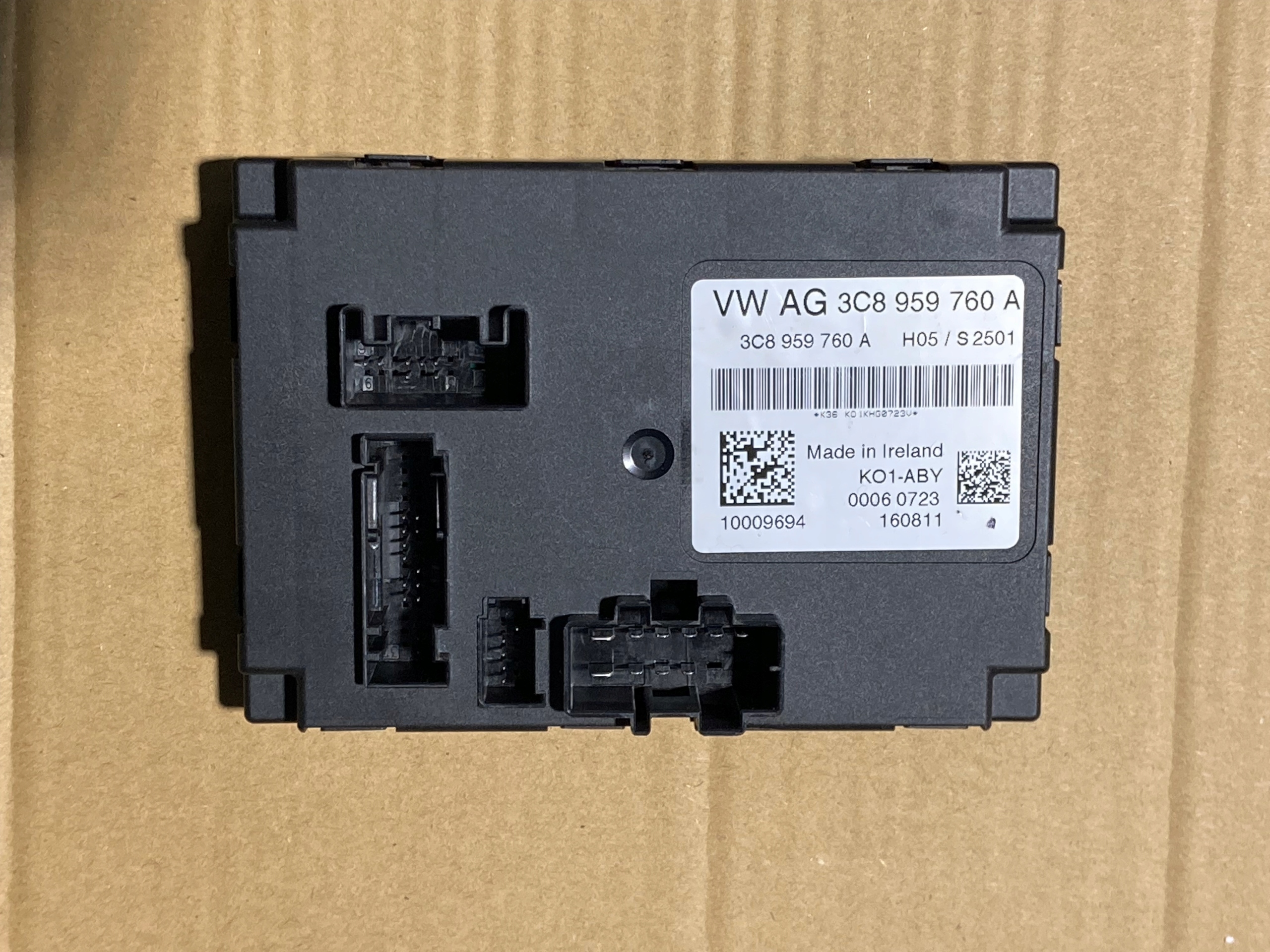 МОДУЛЬ ПАМ'ЯТІ СИДІННЯ VW SKODA 3C8959760A