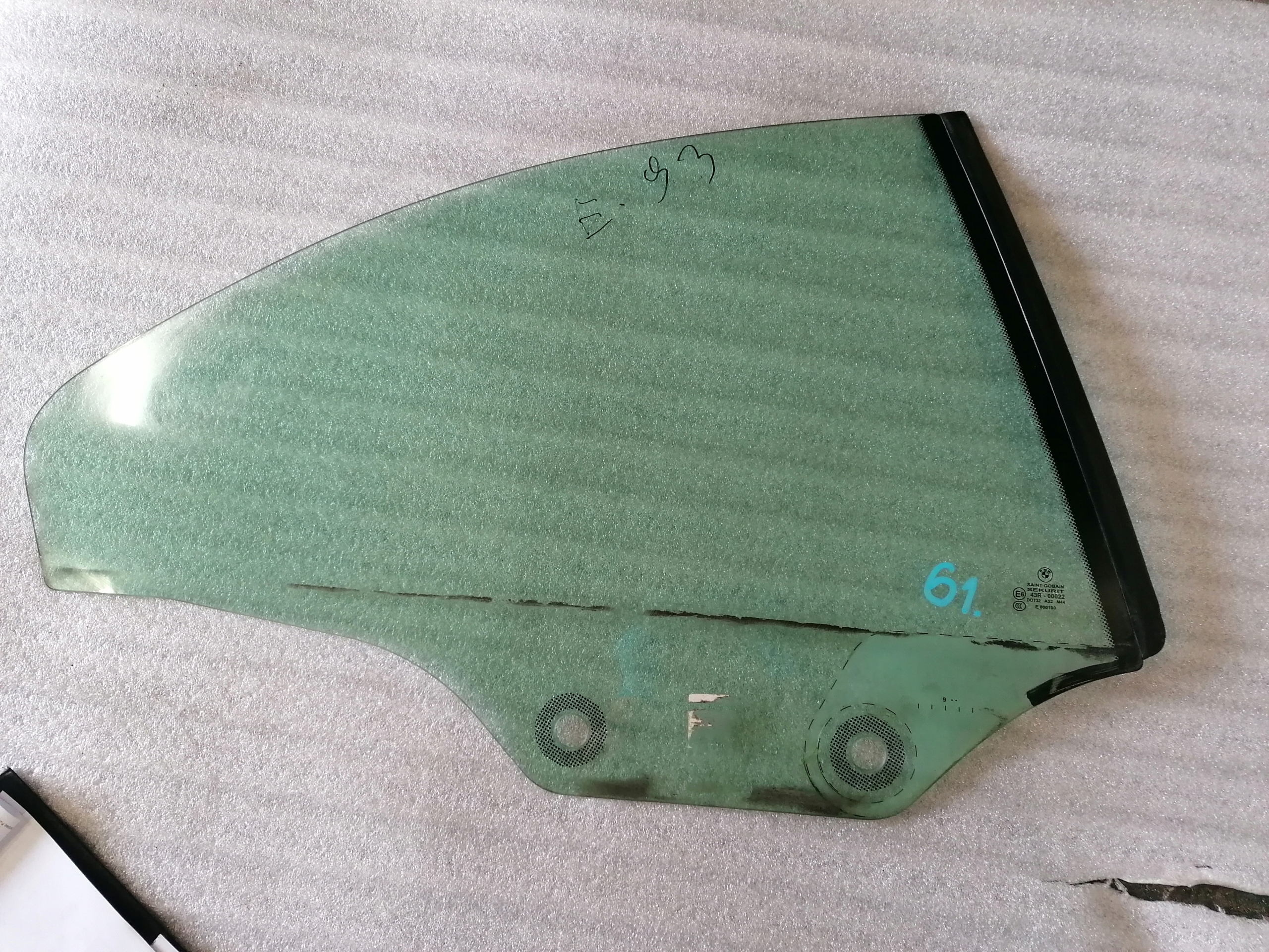 61 SZYBA BOCZNA BMW E93