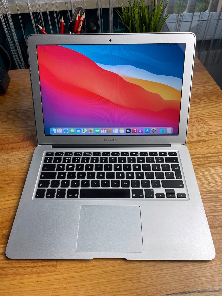 2015 MacBookAir 13インチ i5 4GB251GB Macbook Air 13 2015 w Laptopy, notebooki, ultrabooki Apple