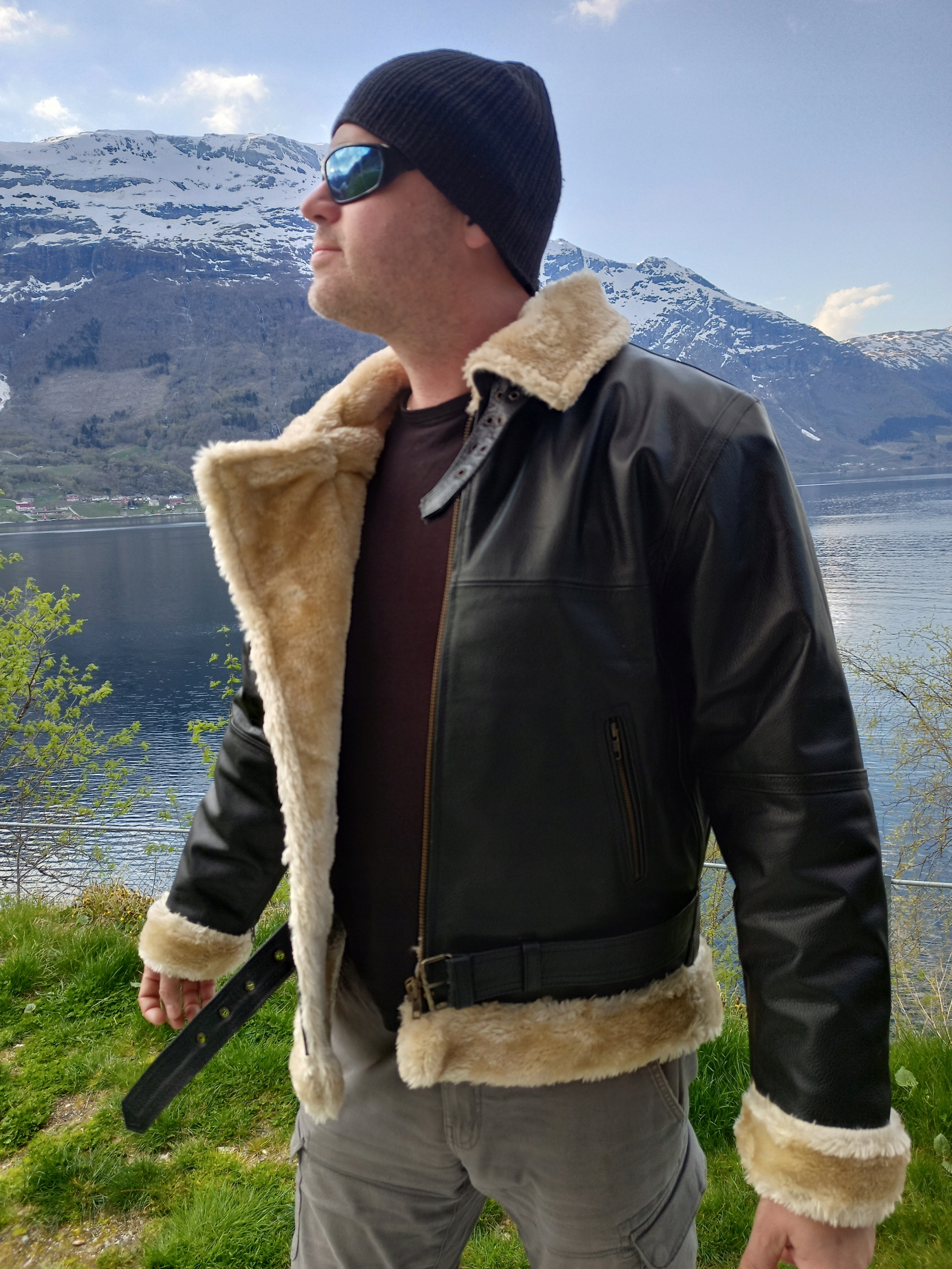 Exkluzivní Bomber Starý ikonický styl! Světlá kožešina Stojka je velmi teplá