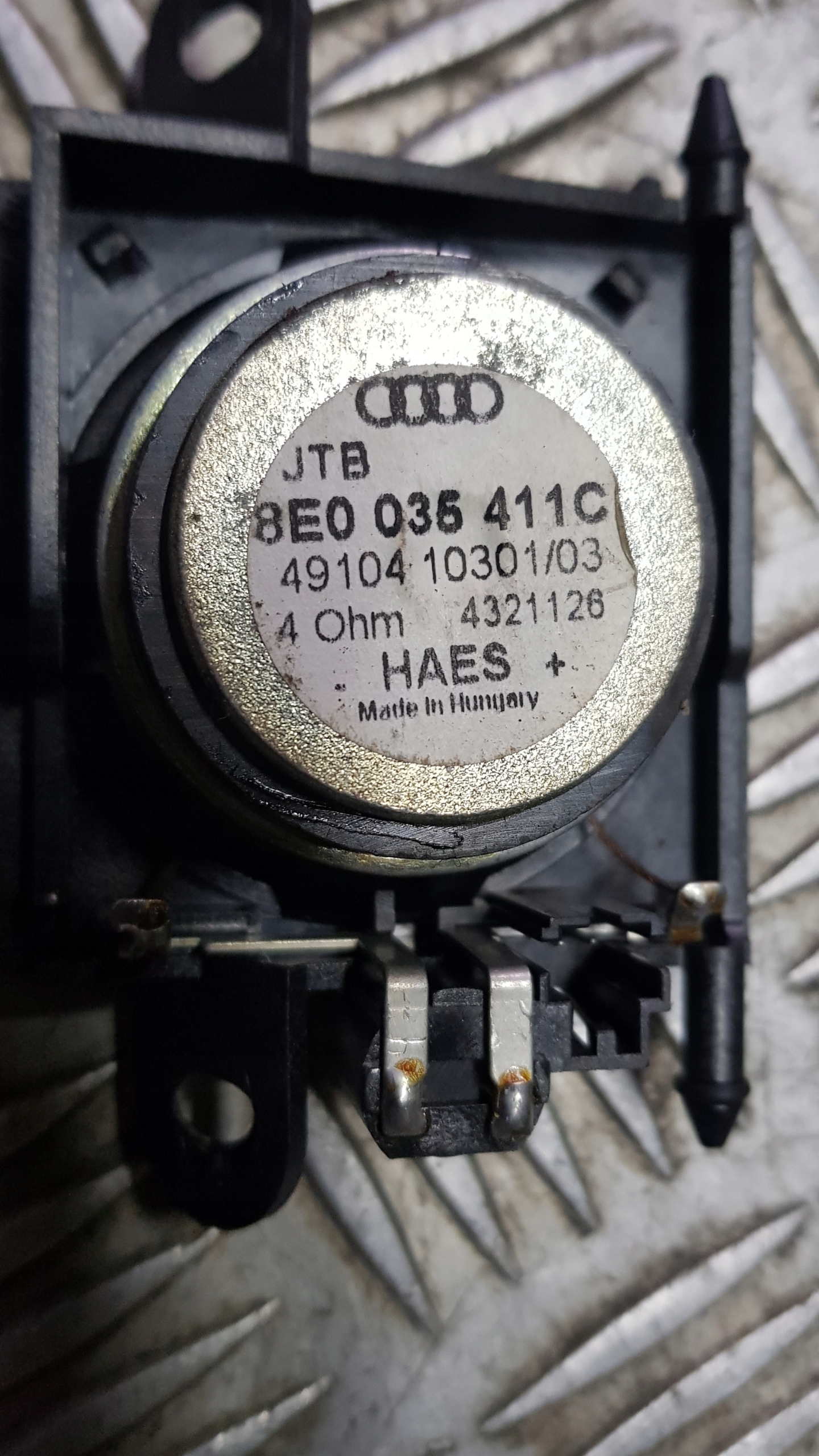 AUDI A4 B6 Lautsprecher konsole 8e0035411c