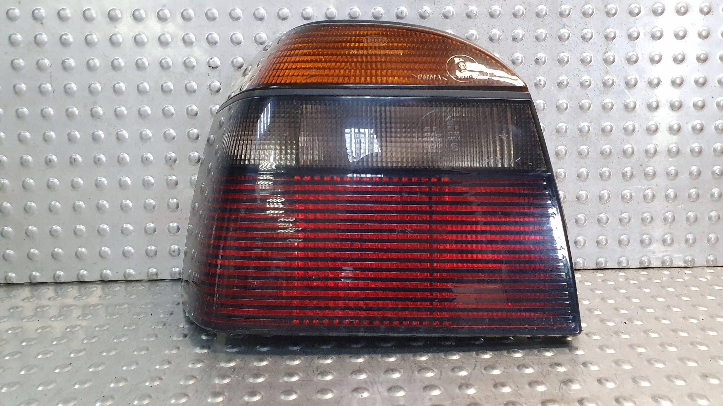 light rear part left VW GOLF III 3 1H6945111B HATCHBACK CIEMNA 91