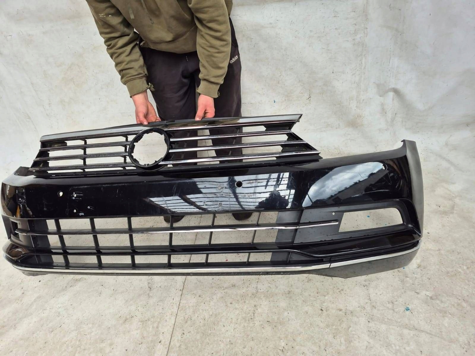 VW PASSAT B8 HIGHLINE 14-19 bumper front front 4XPDC 3G0807221A