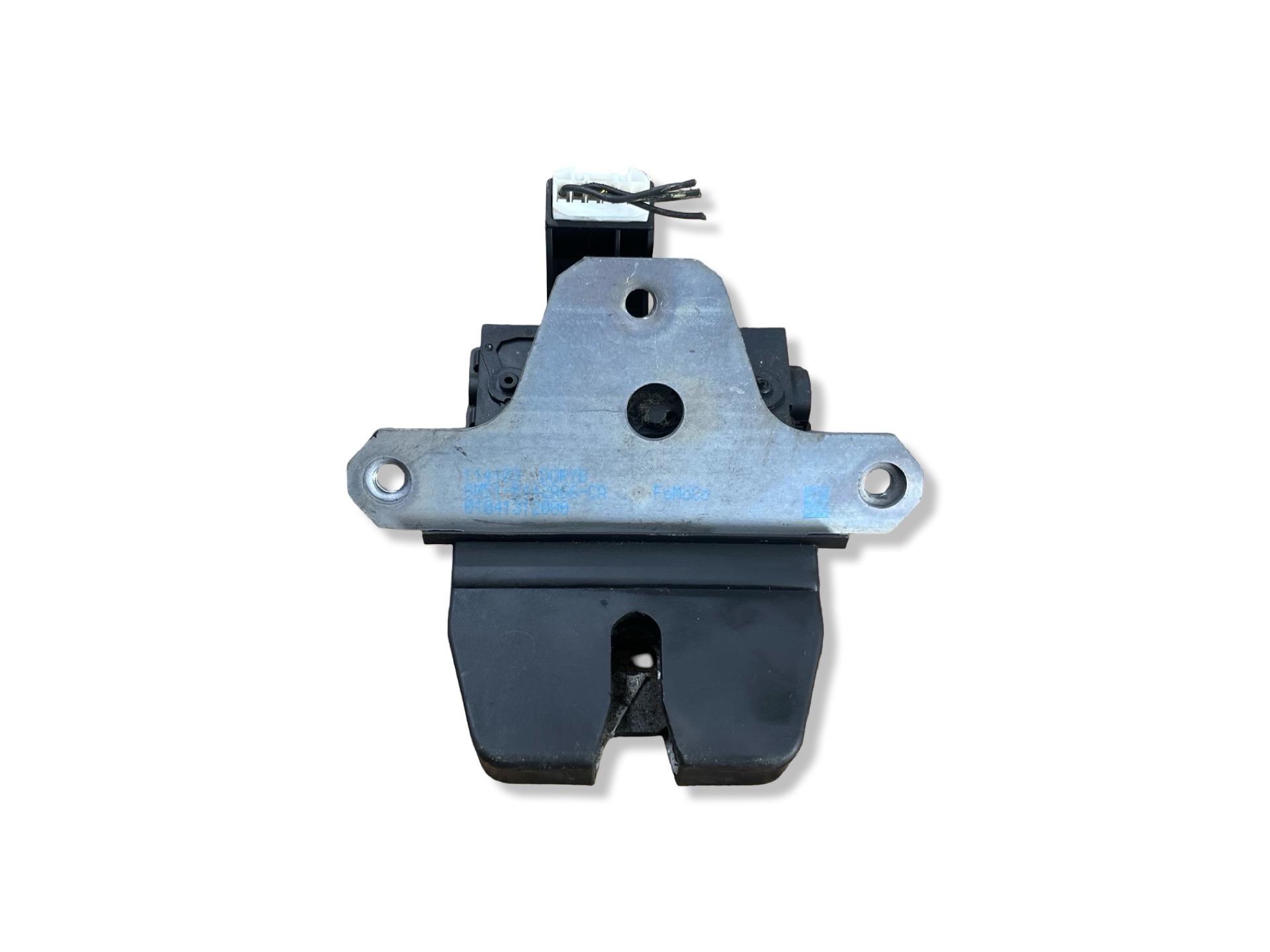 lock bonnet boot Ford Focus 2 facelift 2009 8M51-R442A66-CA