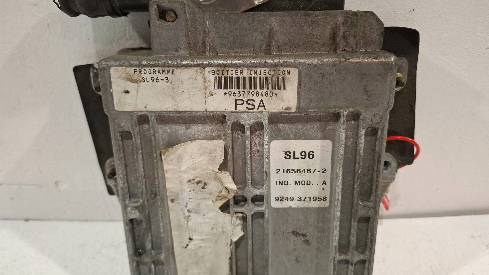 control unit of the engine computer 9637798480 Citroen Peugeot 1.8