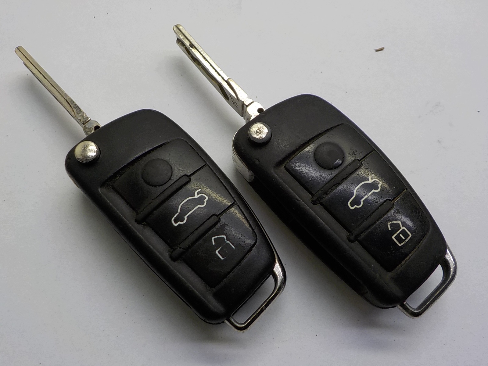 AUDI A6 C6 Q7 4L key PILOT 868 MHZ