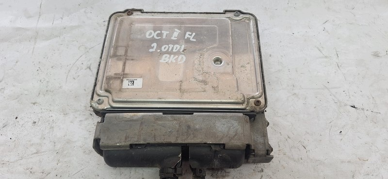 computer control unit SKODA OCTAVIA II 03G906021TC