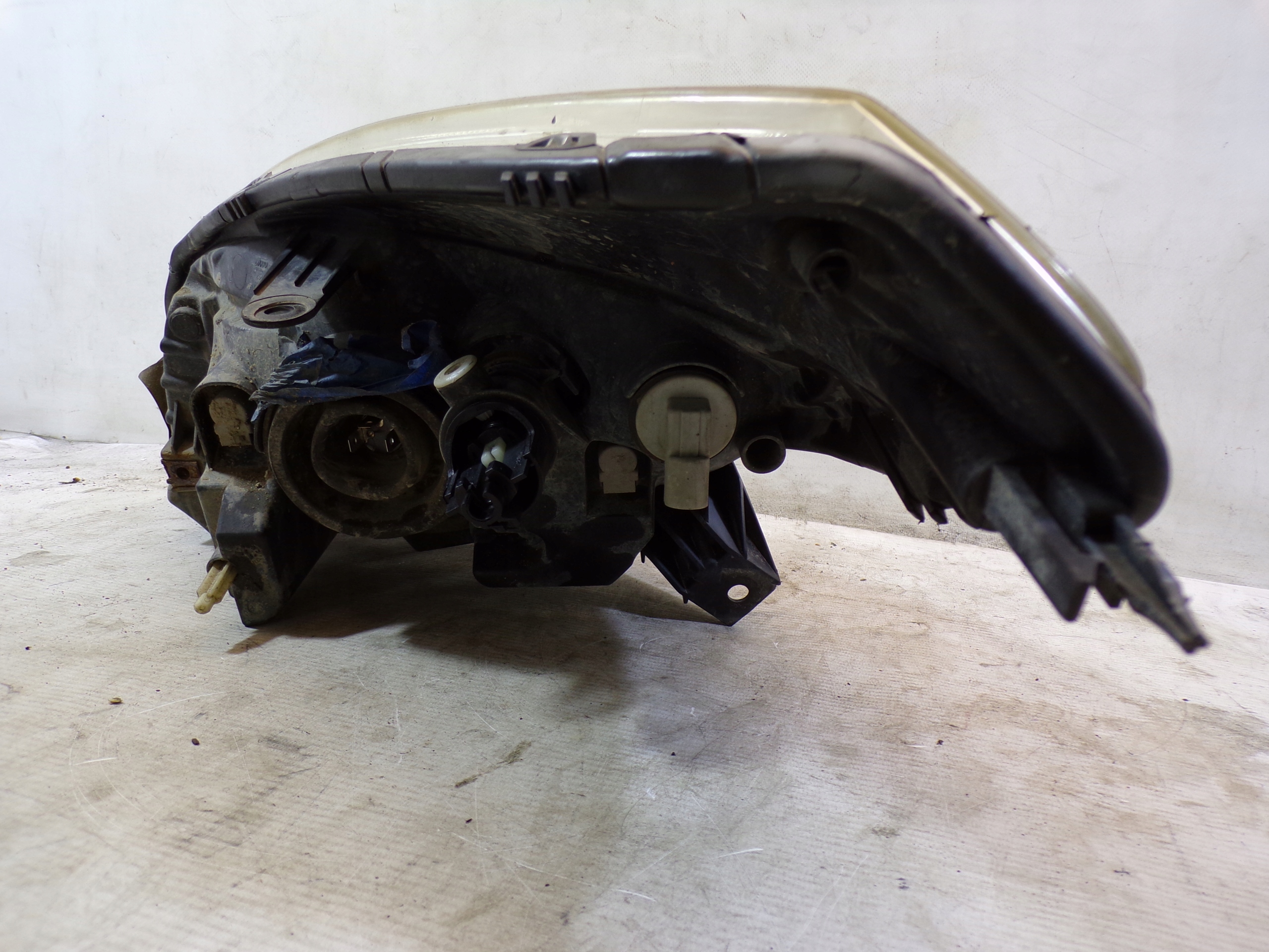 light front front right DACIA SANDERO 1 and (1)