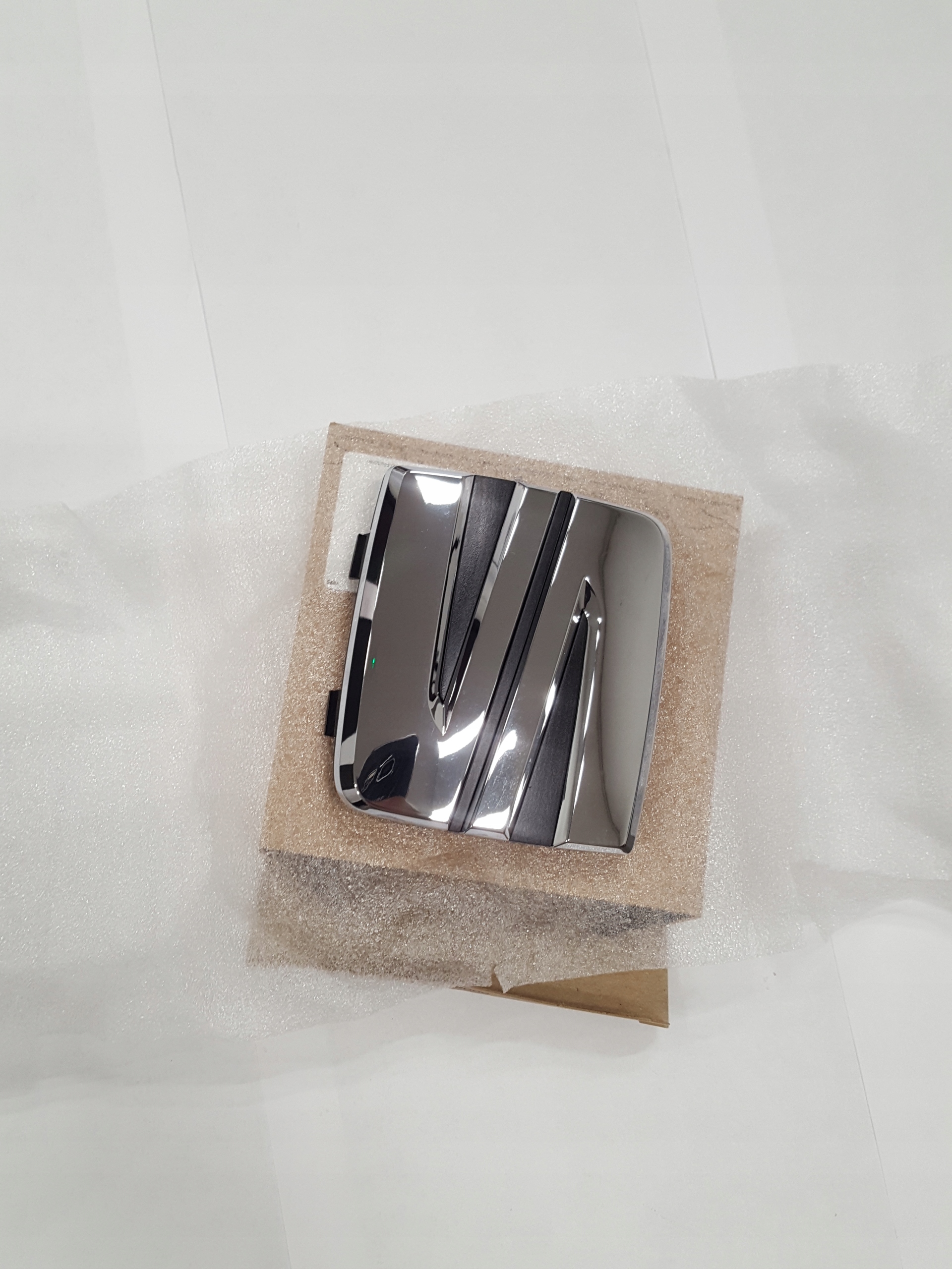 5F0853679C2ZZ Emblemat "Seat" chromowany