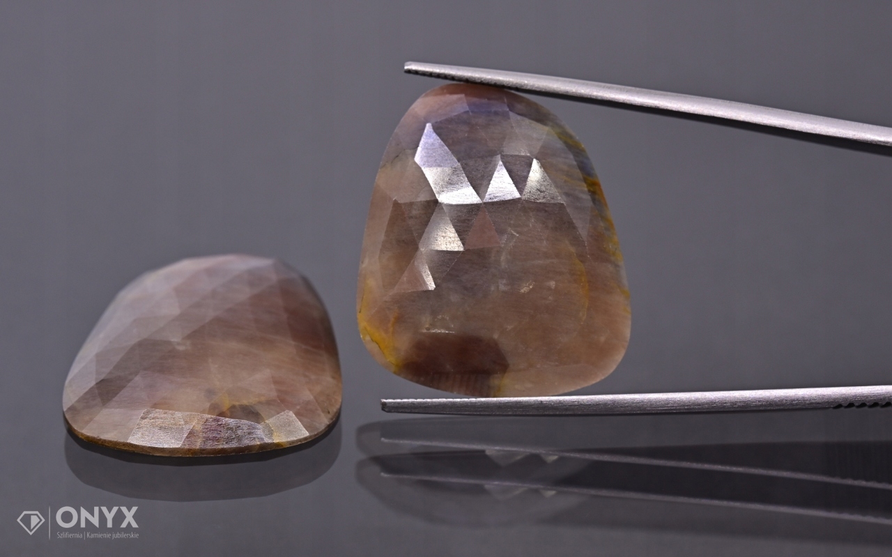 Safír fasetovaná rozeta Para nepravidelná 26x23 m