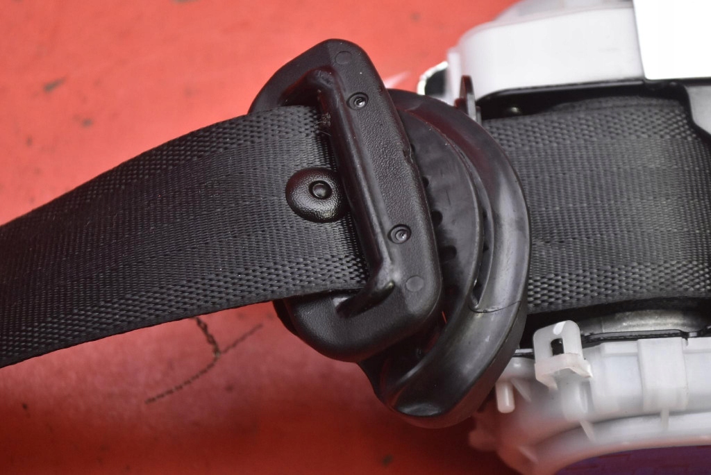 ремень безопасности натяжитель европа 888408291R Dacia SPRING 21-