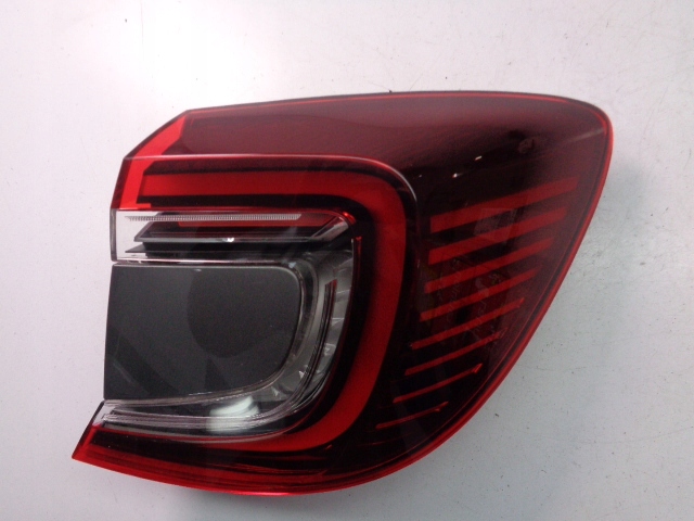 LAMPA PRAWY TYŁ RENAULT CAPTUR II 1.6 E-TECH 2023 ROK Producent części Renault OE