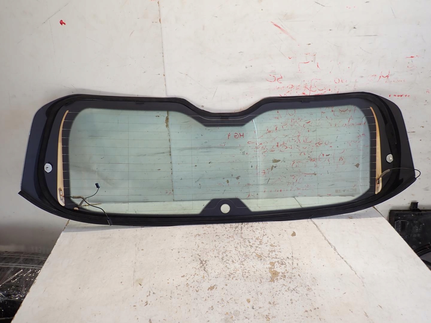 Vitre du capot MG 4 2022