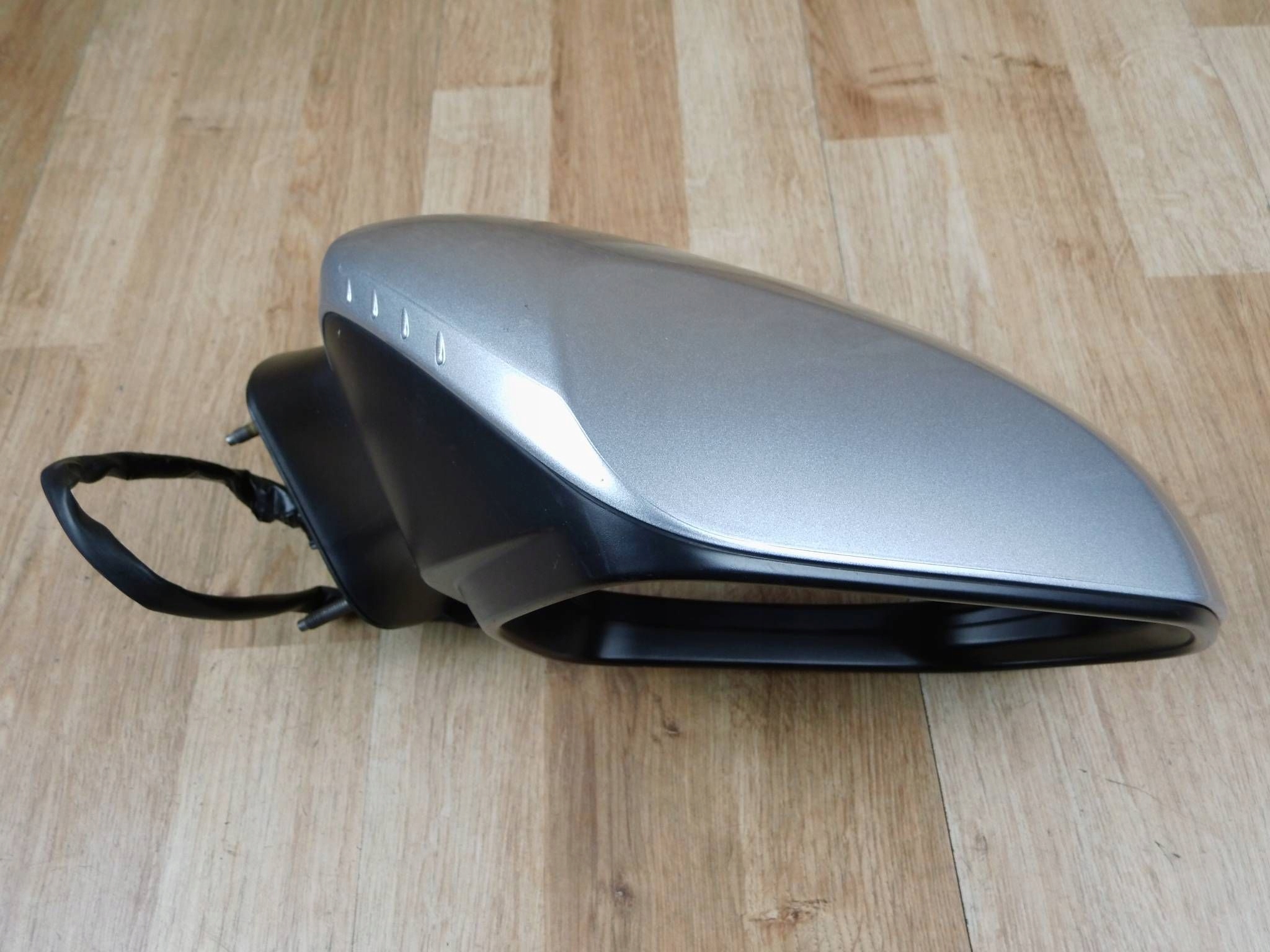 Toyota Corolla E21 2018-2022 mirror right 6 of cables (vertical)