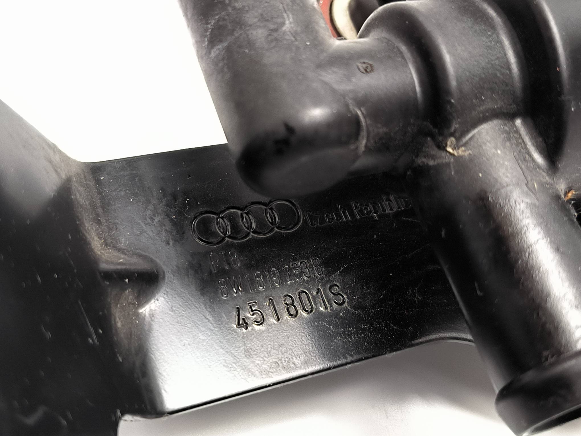 water pump 8W1819263B AUDI A4 B9 S-LINE