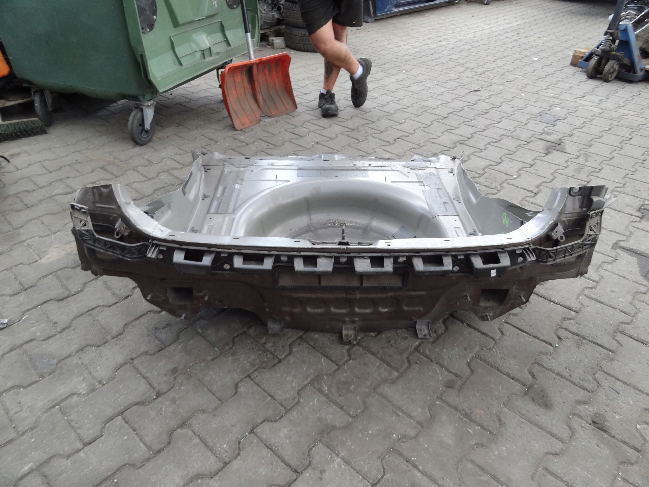 FIAT TIPO II 2017 HATCHBACK PAS TYLNY Z PODLOGA SCIANA TYLNA ORYGINAL Producent części Fiat OE