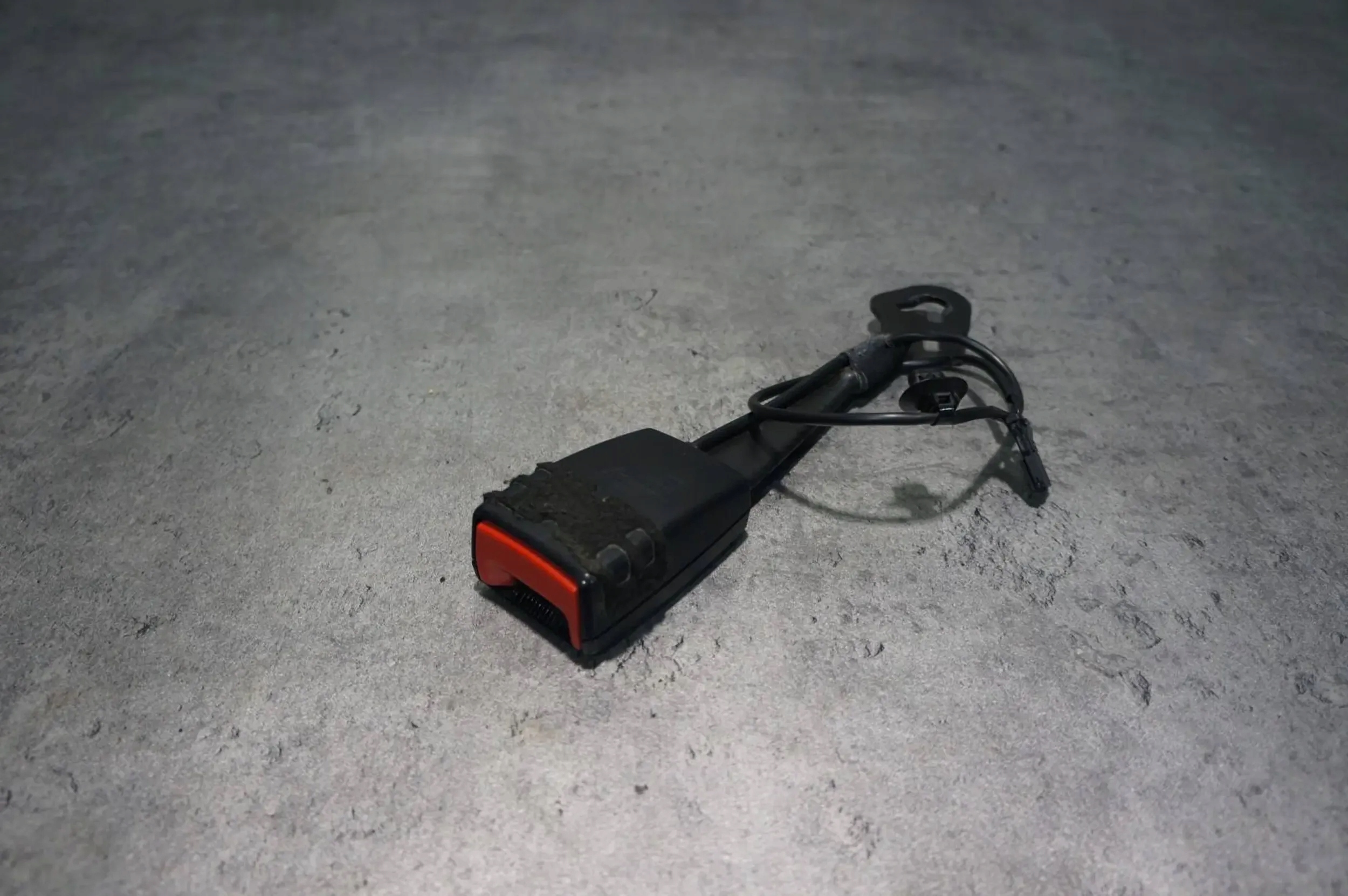 защелка ремня Audi OE 4H0857755C