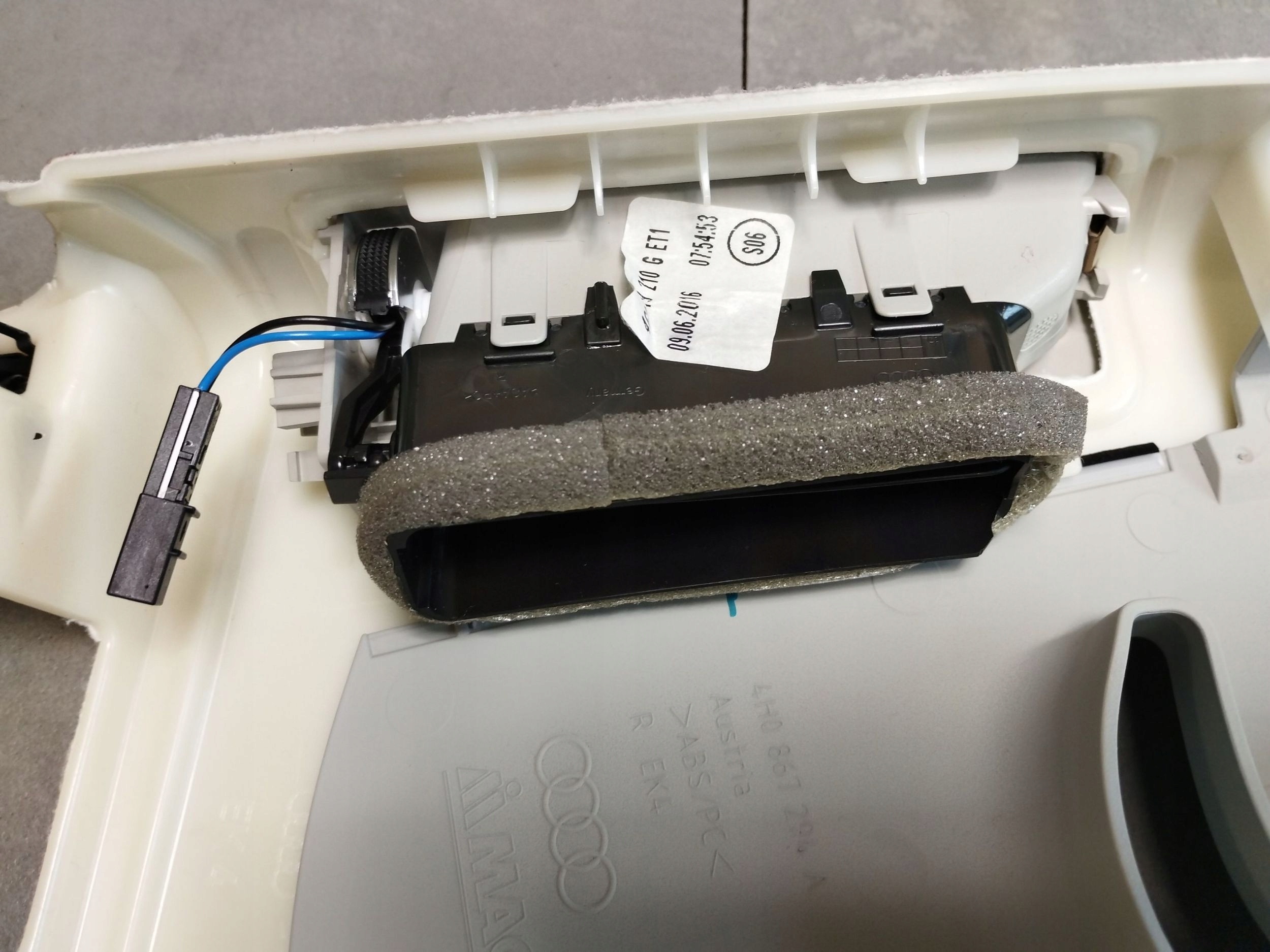 Audi A8 S8 D4 4H cover pillar right 4H0867240B