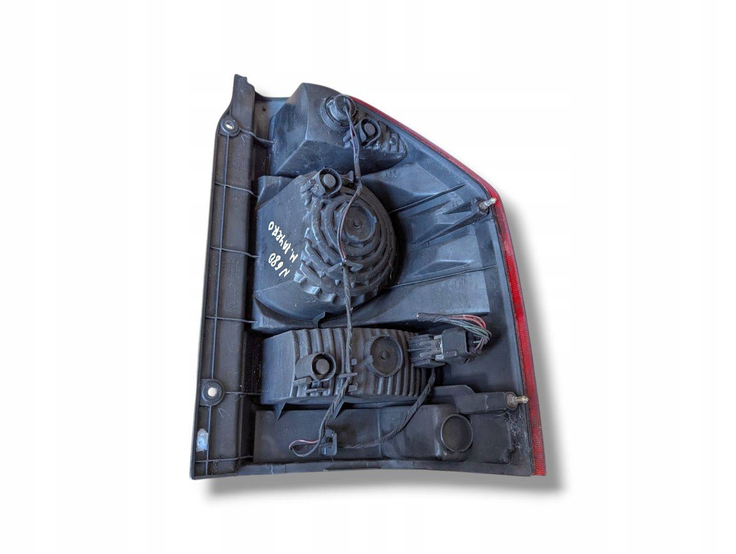 light rear left side Mitsubishi Pajero 3 facelift V70 2005 MN133769