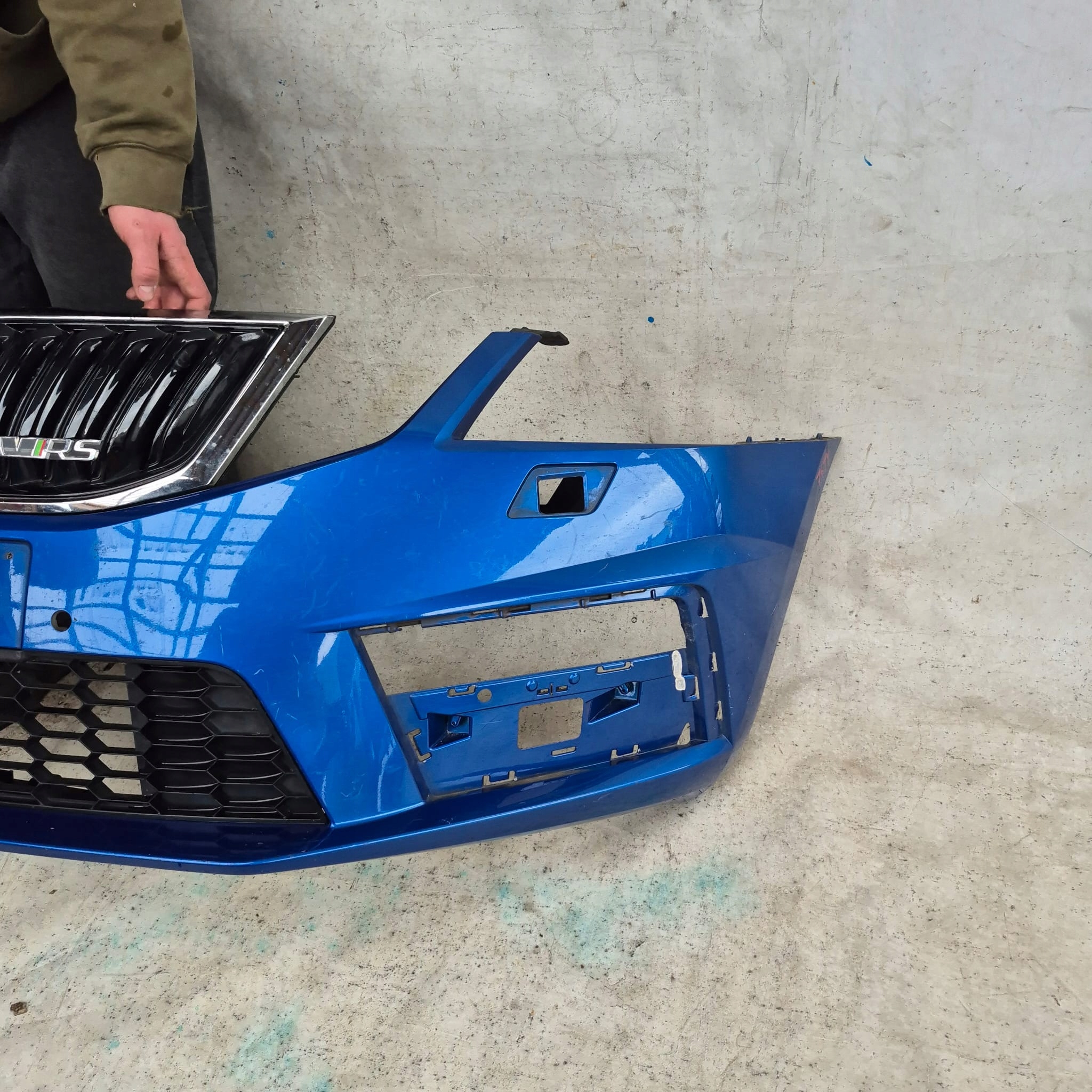 SKODA OCTAVIA III RS LIFT 17- bumper front front grill SPR 4XPDC