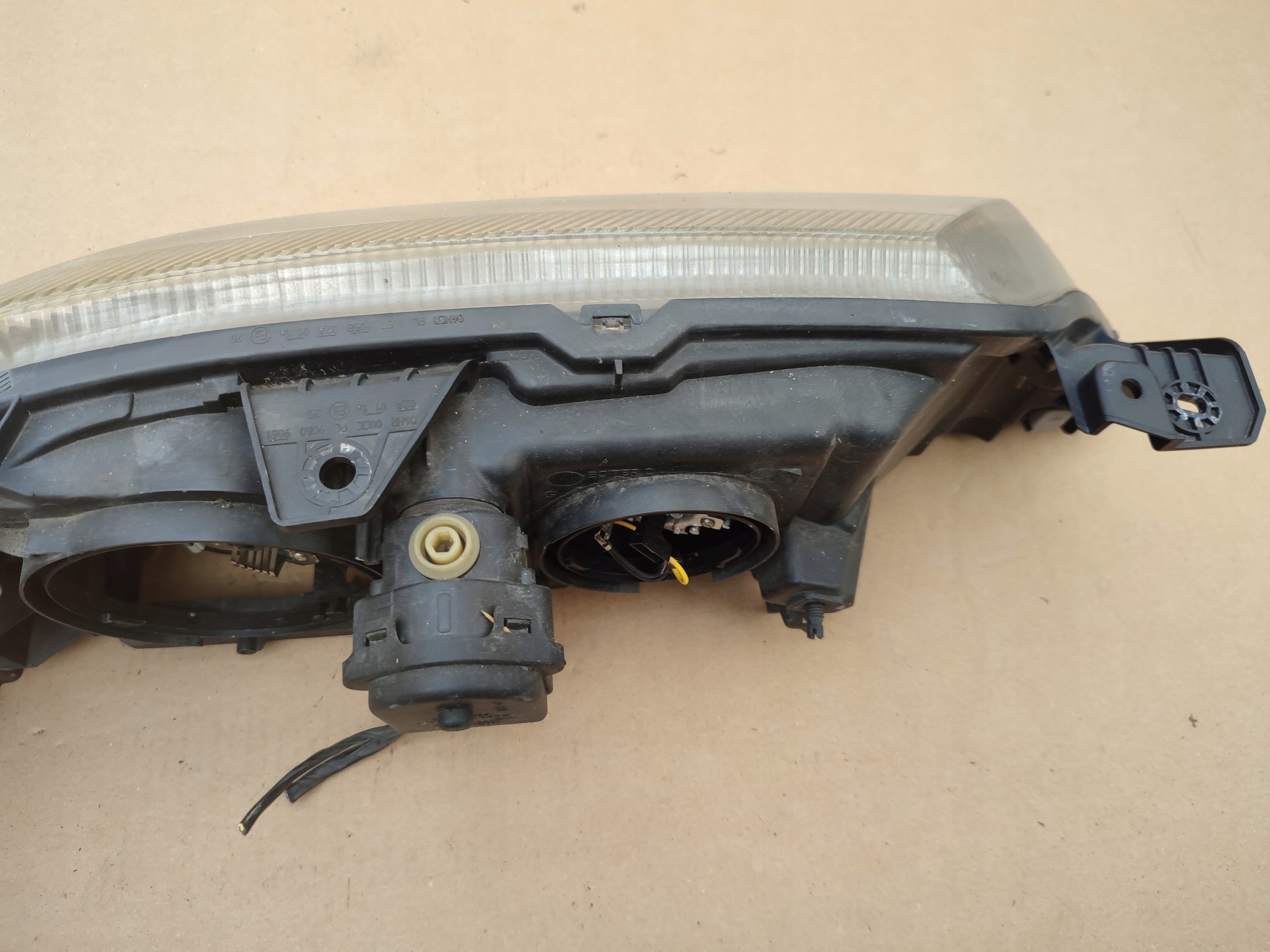 light left front REFLEKTOR RENAULT LAGUNA II XENON 8200163323 89006908