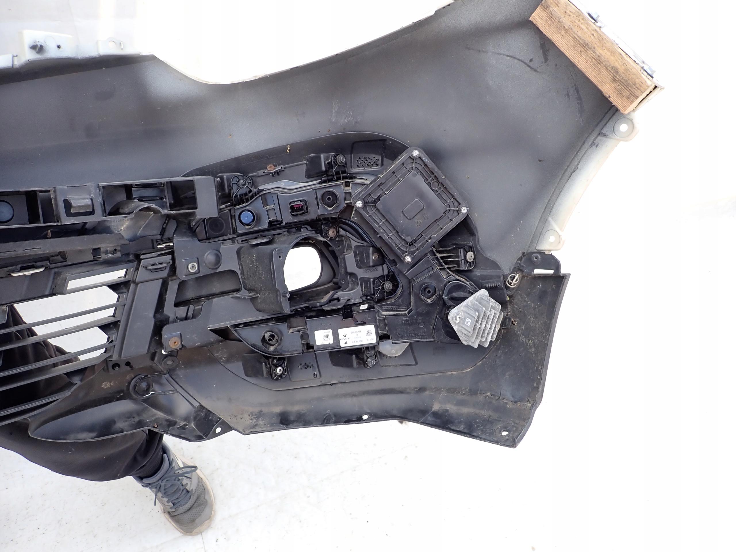 RENAULT CAPTUR and 1 LIFT 17-19 bumper front LED
