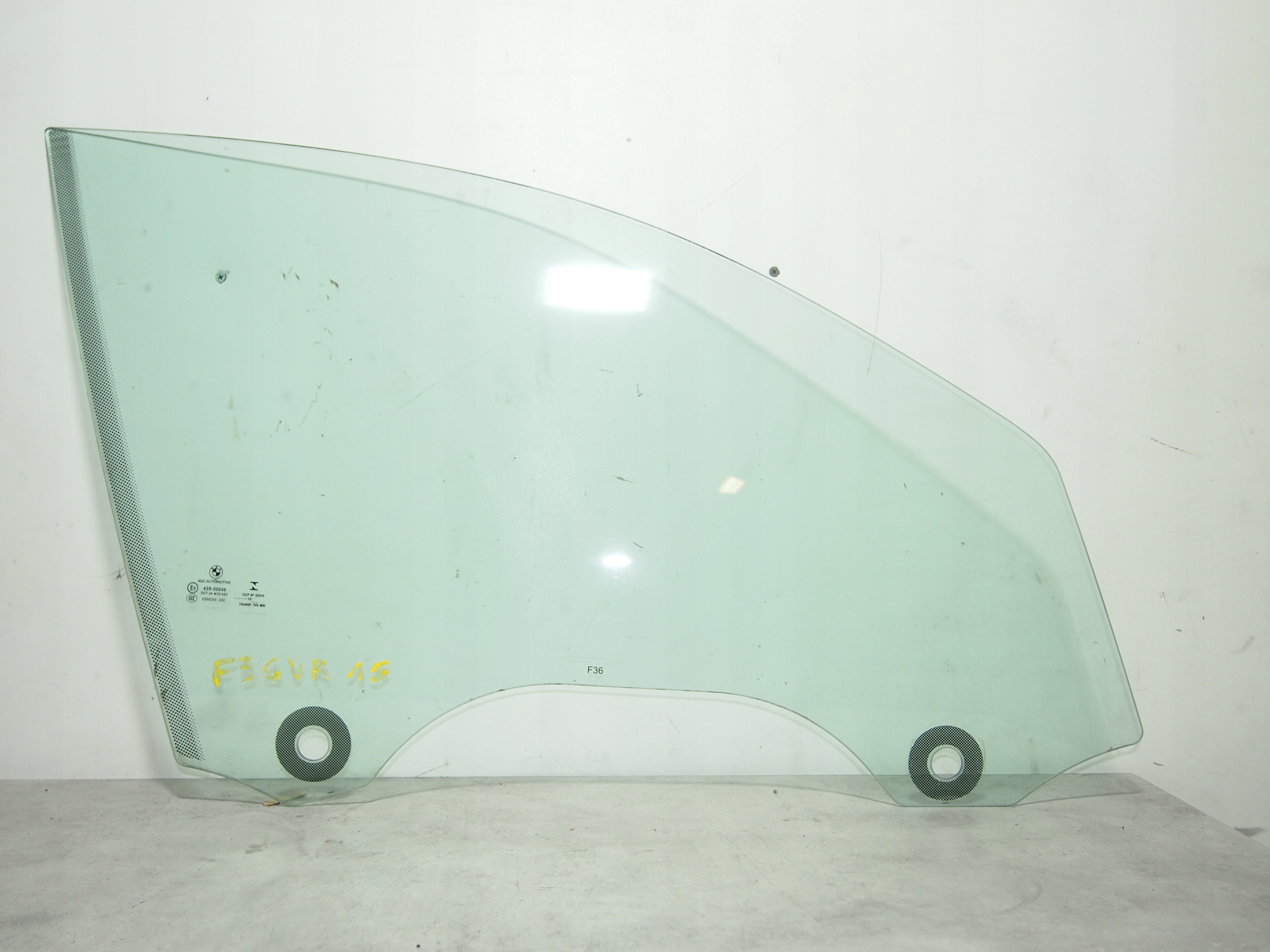 7309734 - BMW 4 F36 переднє праве скло 2015