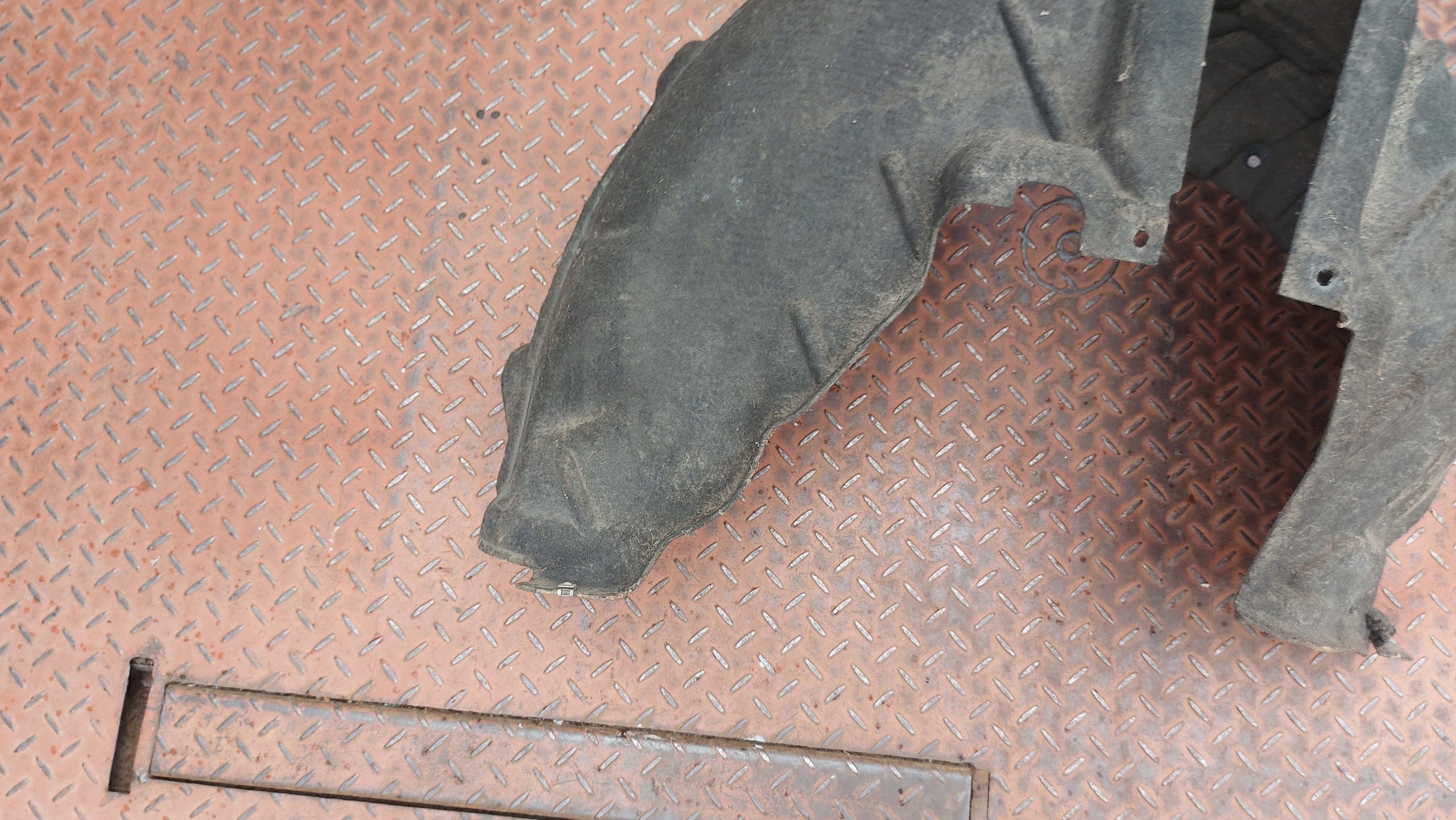 Radschale rechts heck AUDI A4 B9 LIFT 15